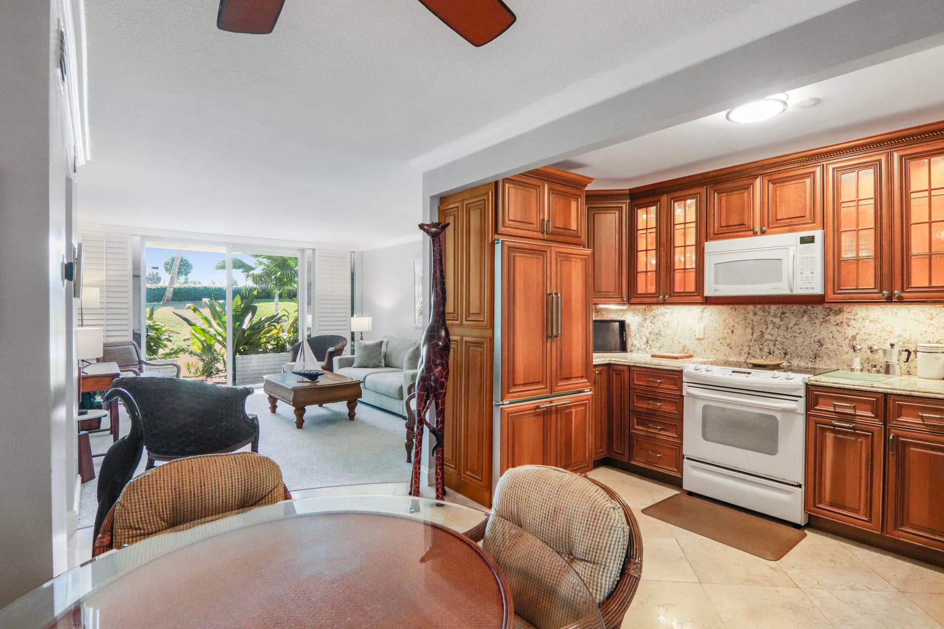 139 SUNRISE Avenue, #101, Palm Beach, FL 33480 IMG_0162