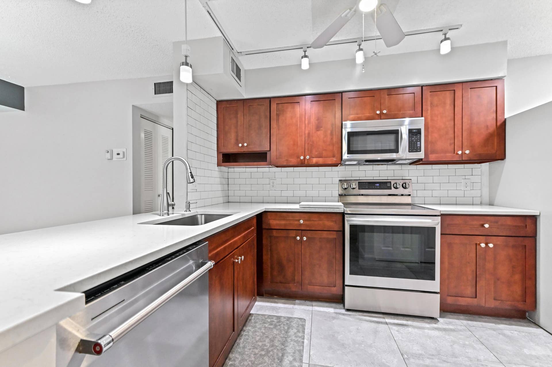14895 Builtmore Way, #107, Delray Beach, Delray Beach, FL 33446 14 Kitchen 02