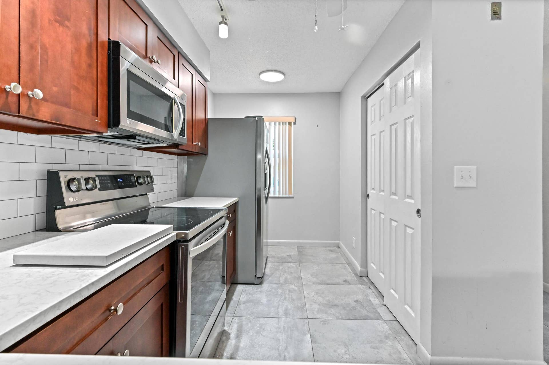 14895 Builtmore Way, #107, Delray Beach, Delray Beach, FL 33446 13 Kitchen 01