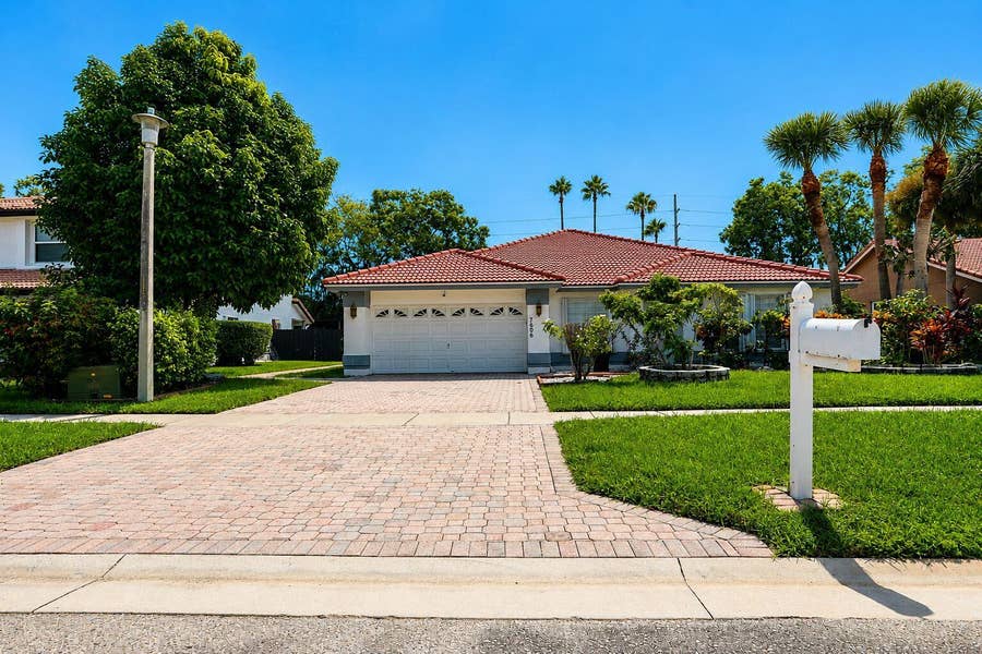 Property photo for 7606 Briar Cliff Circle, Lake Worth, FL