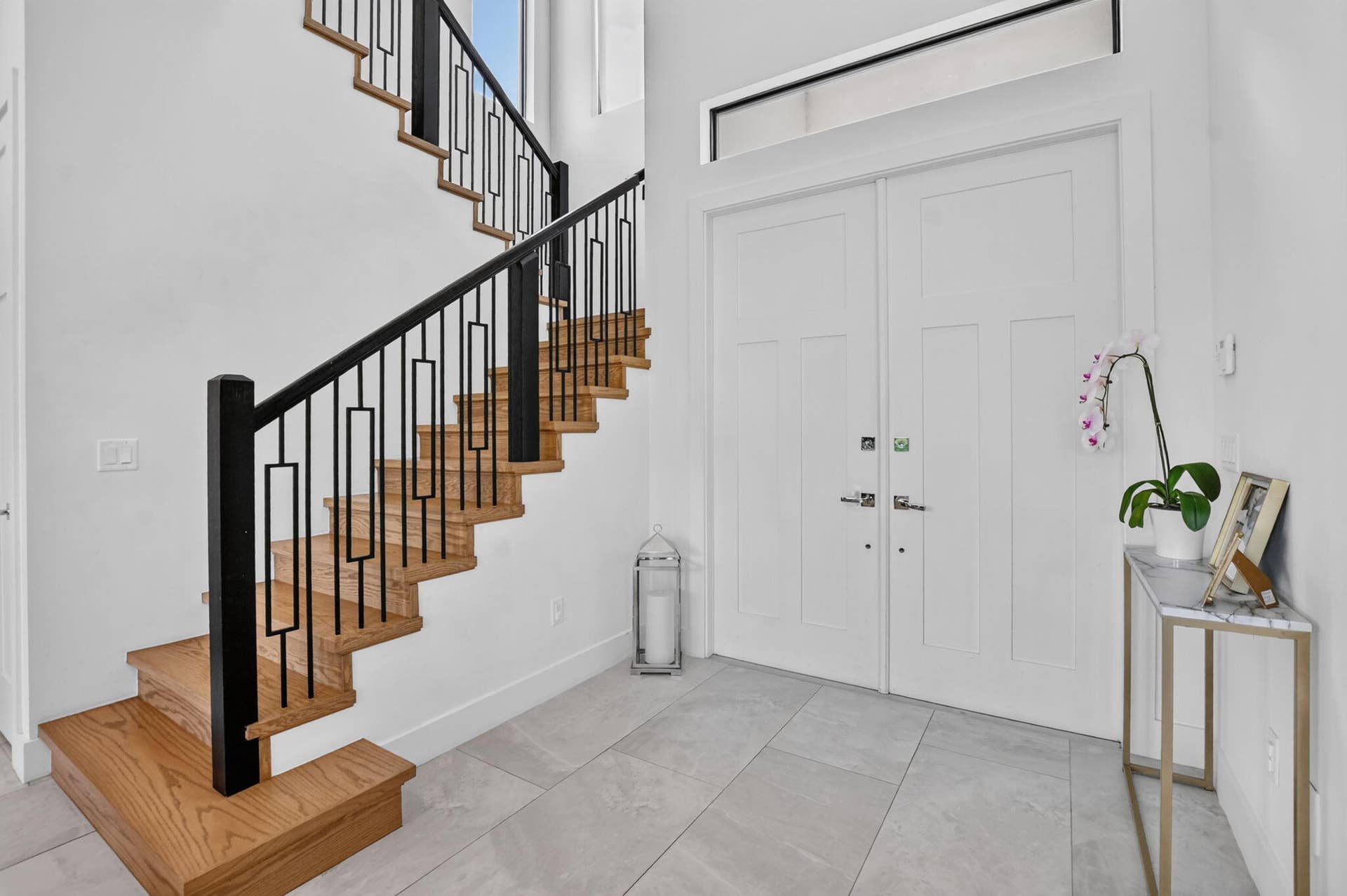 512 Lake Drive, Delray Beach, FL 33444 SOURING CEILINGS