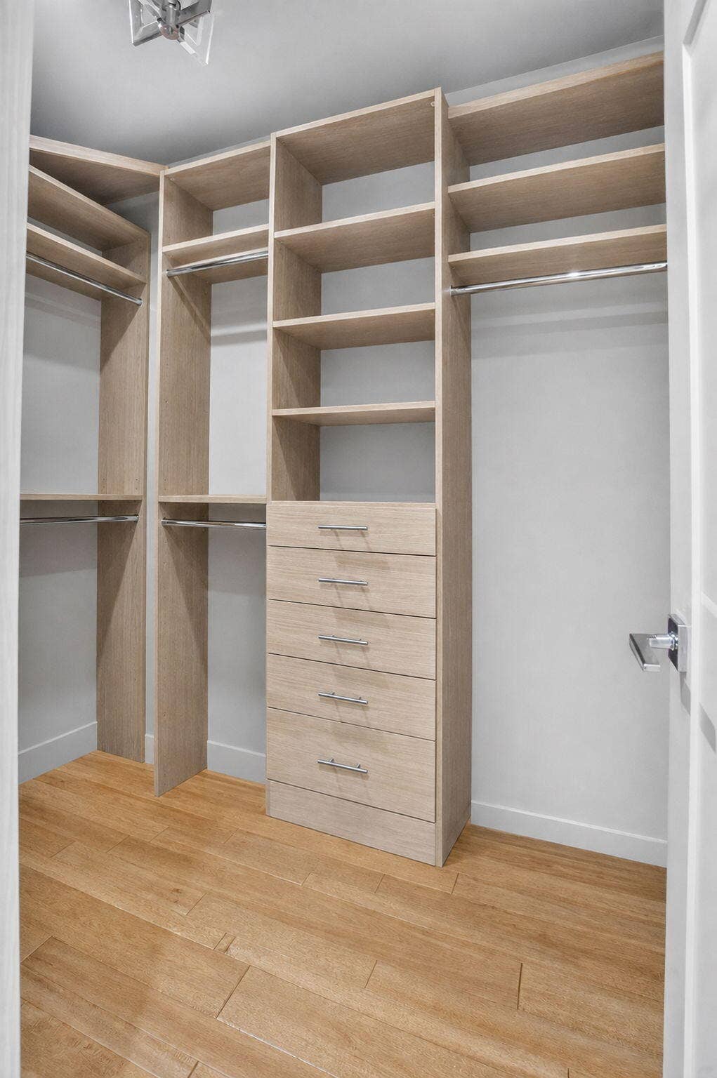 512 Lake Drive, Delray Beach, FL 33444 1 OF 2 WALK IN CLOSETS