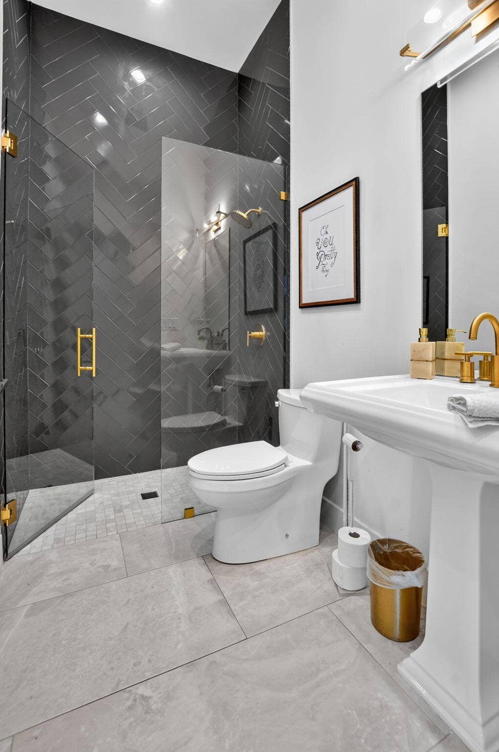 512 Lake Drive, Delray Beach, FL 33444 FULL BATH ON 1ST FLOOR
