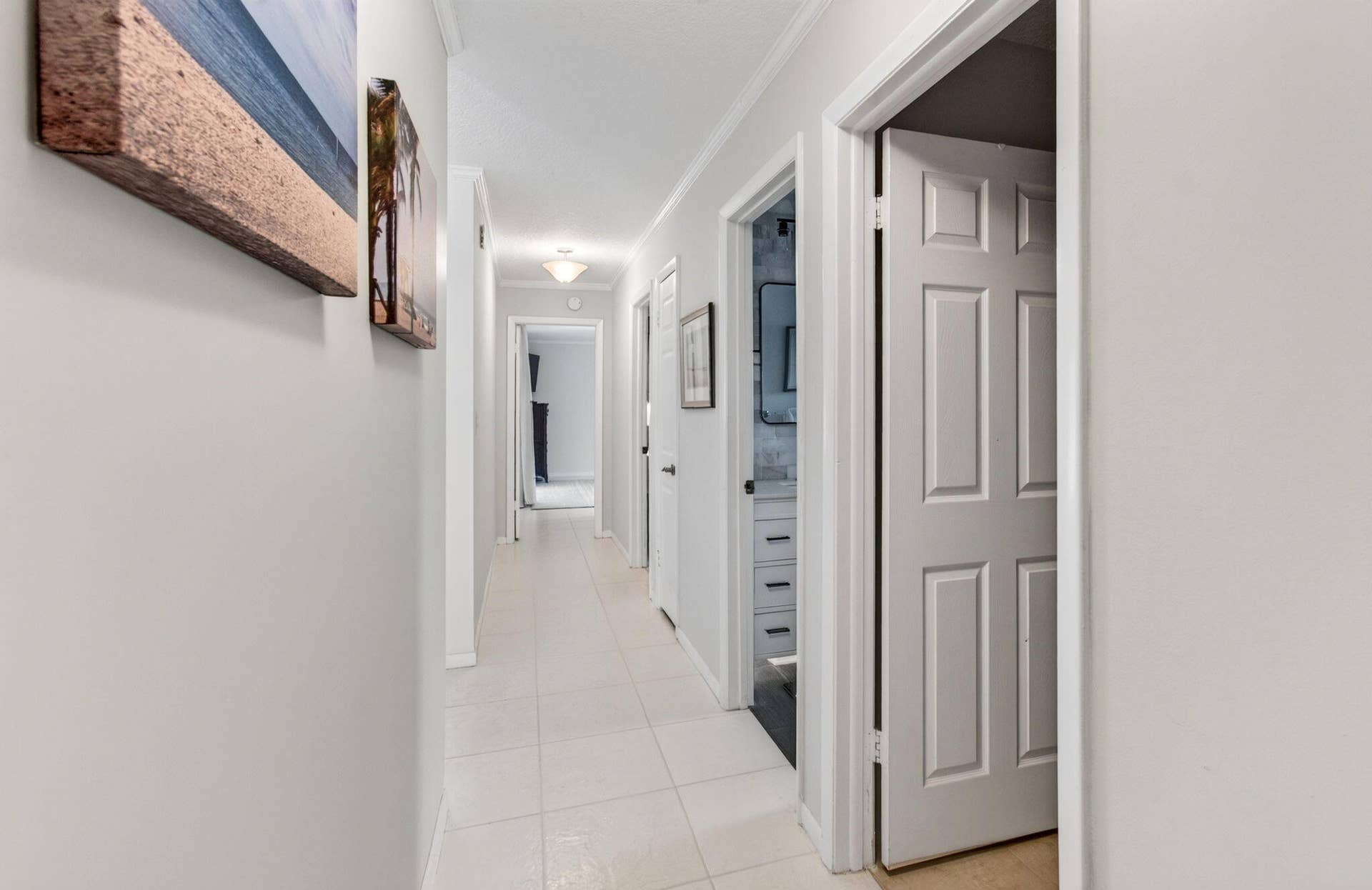 2432 NW Timbercreek Circle, Boca Raton, FL 33431 Hallway