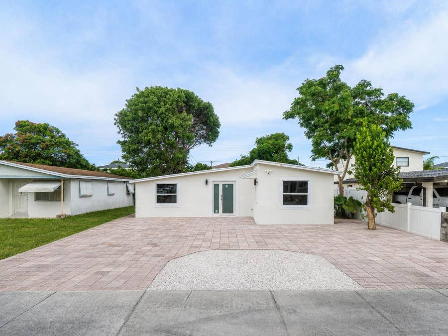 Property photo for 325 SW 8TH Avenue, Delray Beach, FL
