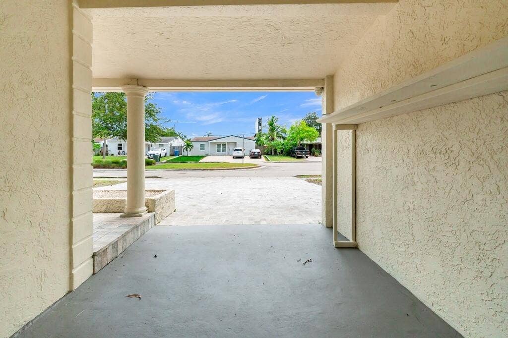 181 NE 51ST Street, Oakland Park, FL 33334 16_1024px