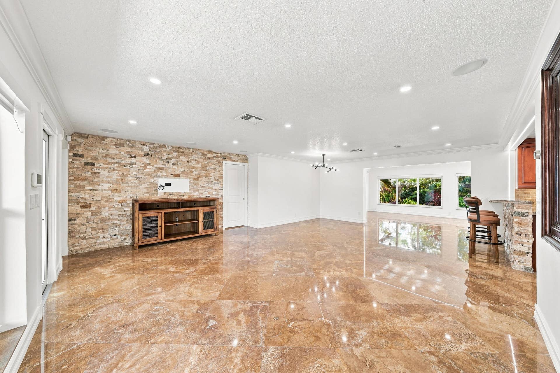 2010 NE 31ST Street, Lighthouse Point, FL 33064 Great Room