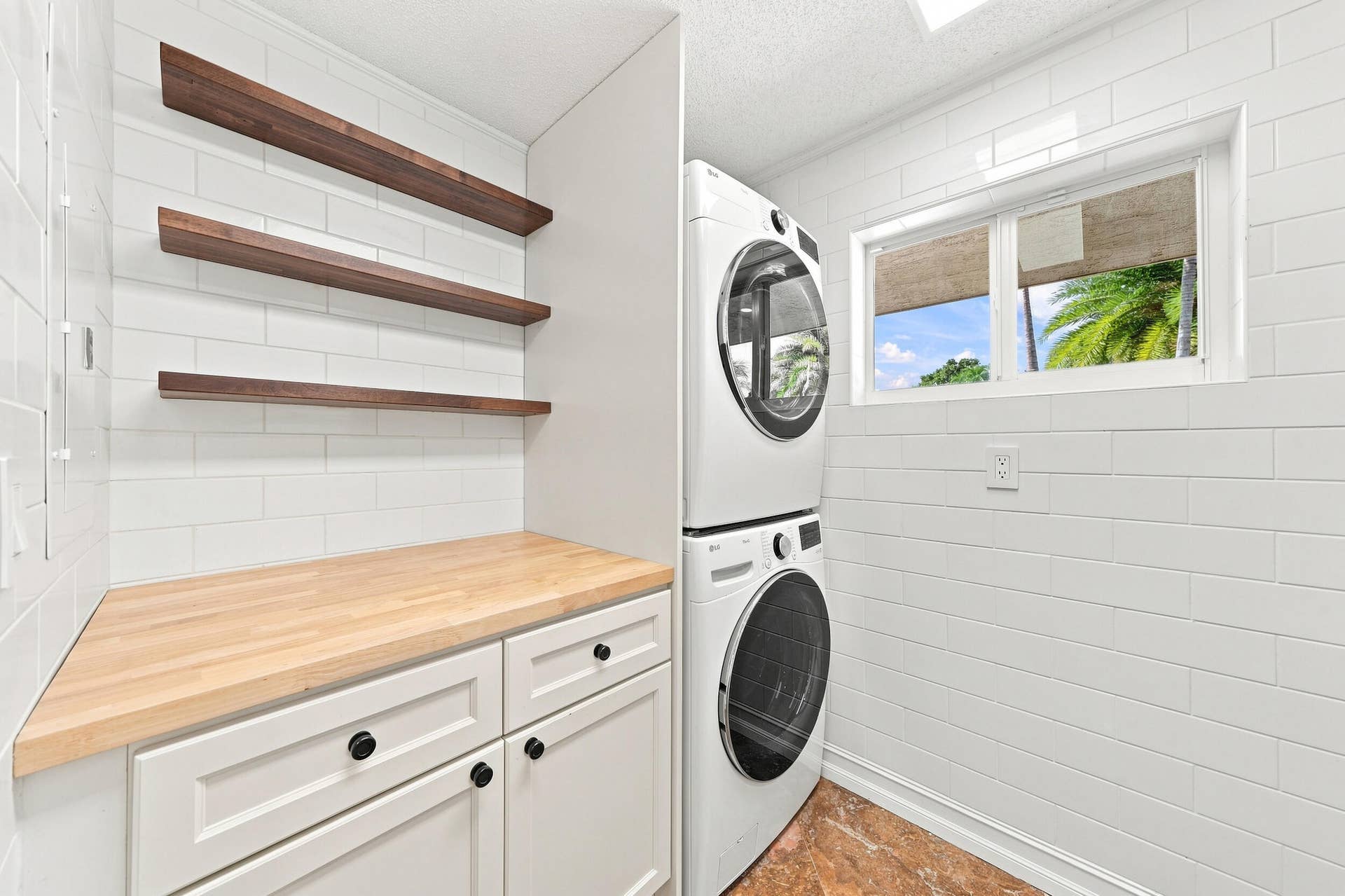2010 NE 31ST Street, Lighthouse Point, FL 33064 Laundry Room
