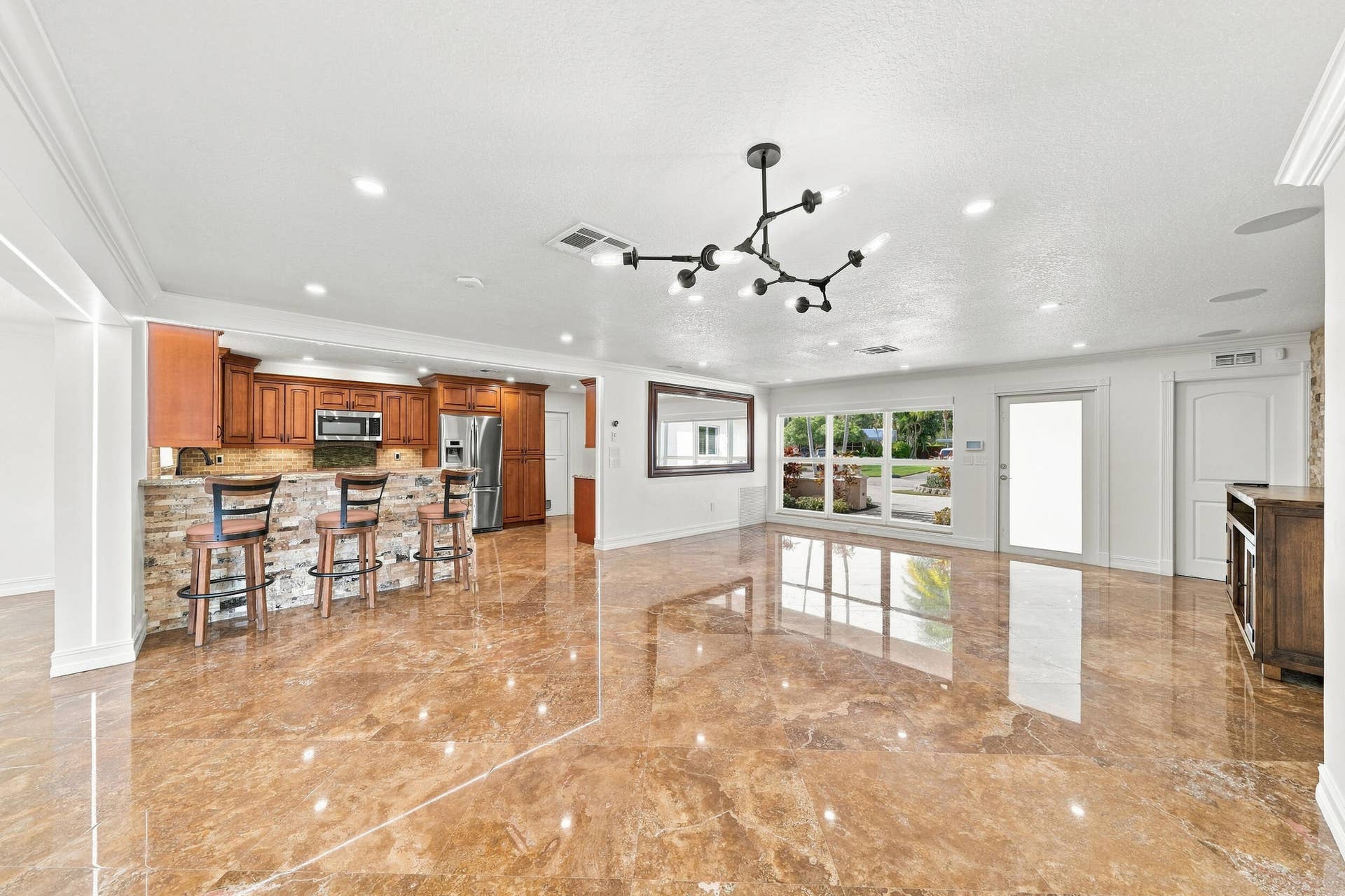 2010 NE 31ST Street, Lighthouse Point, FL 33064 Great Room
