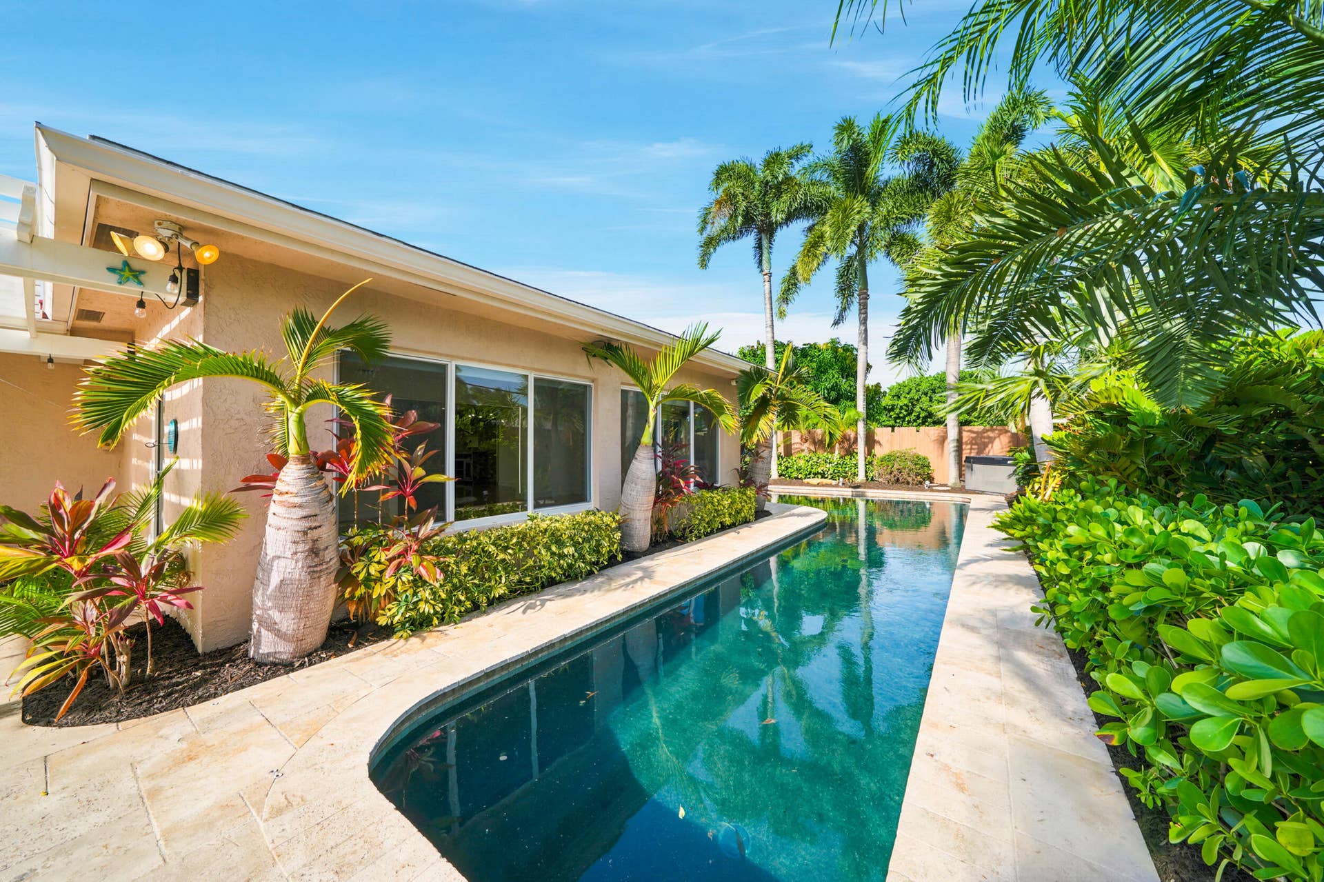 2010 NE 31ST Street, Lighthouse Point, FL 33064 Exterior
