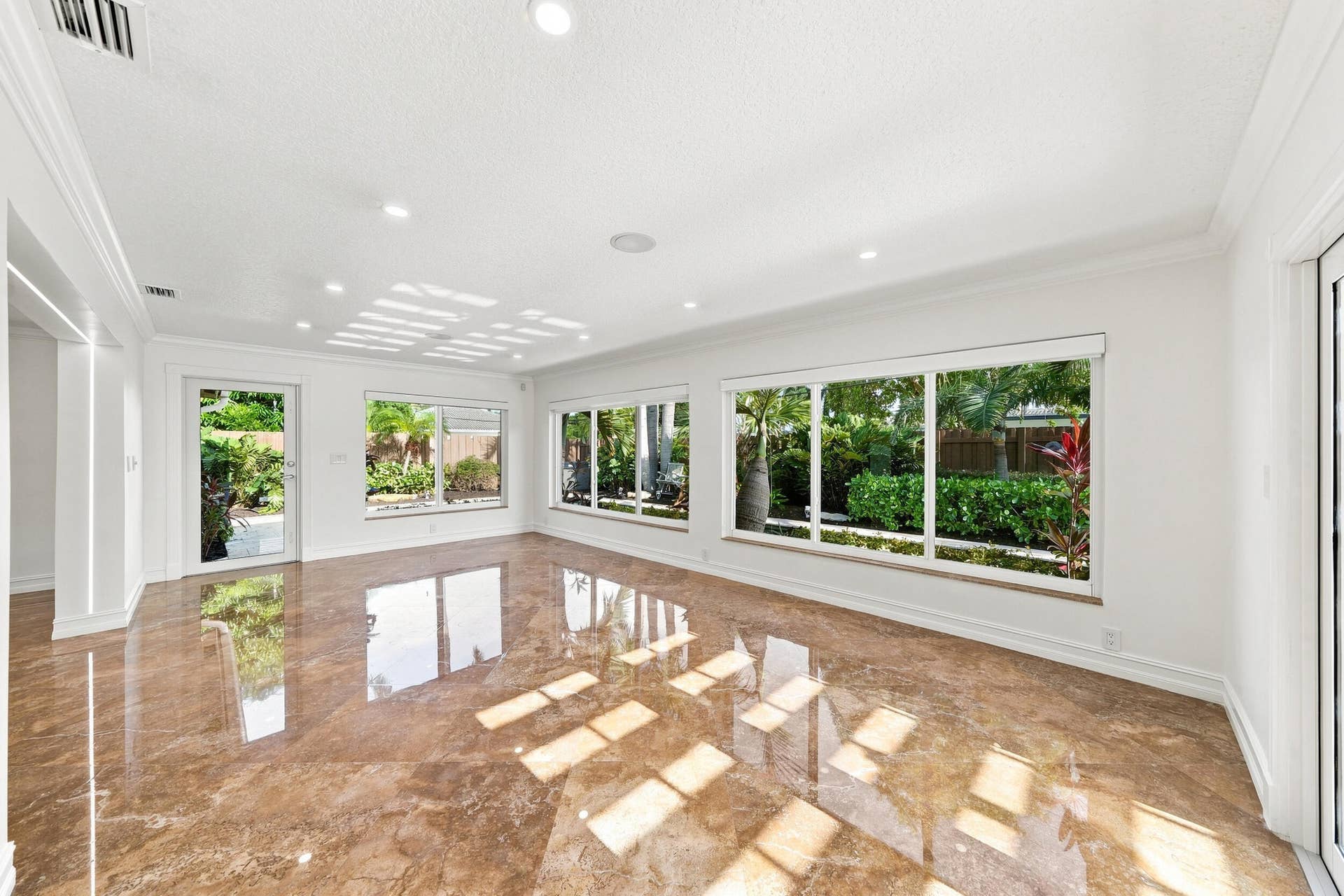 2010 NE 31ST Street, Lighthouse Point, FL 33064 Living Room
