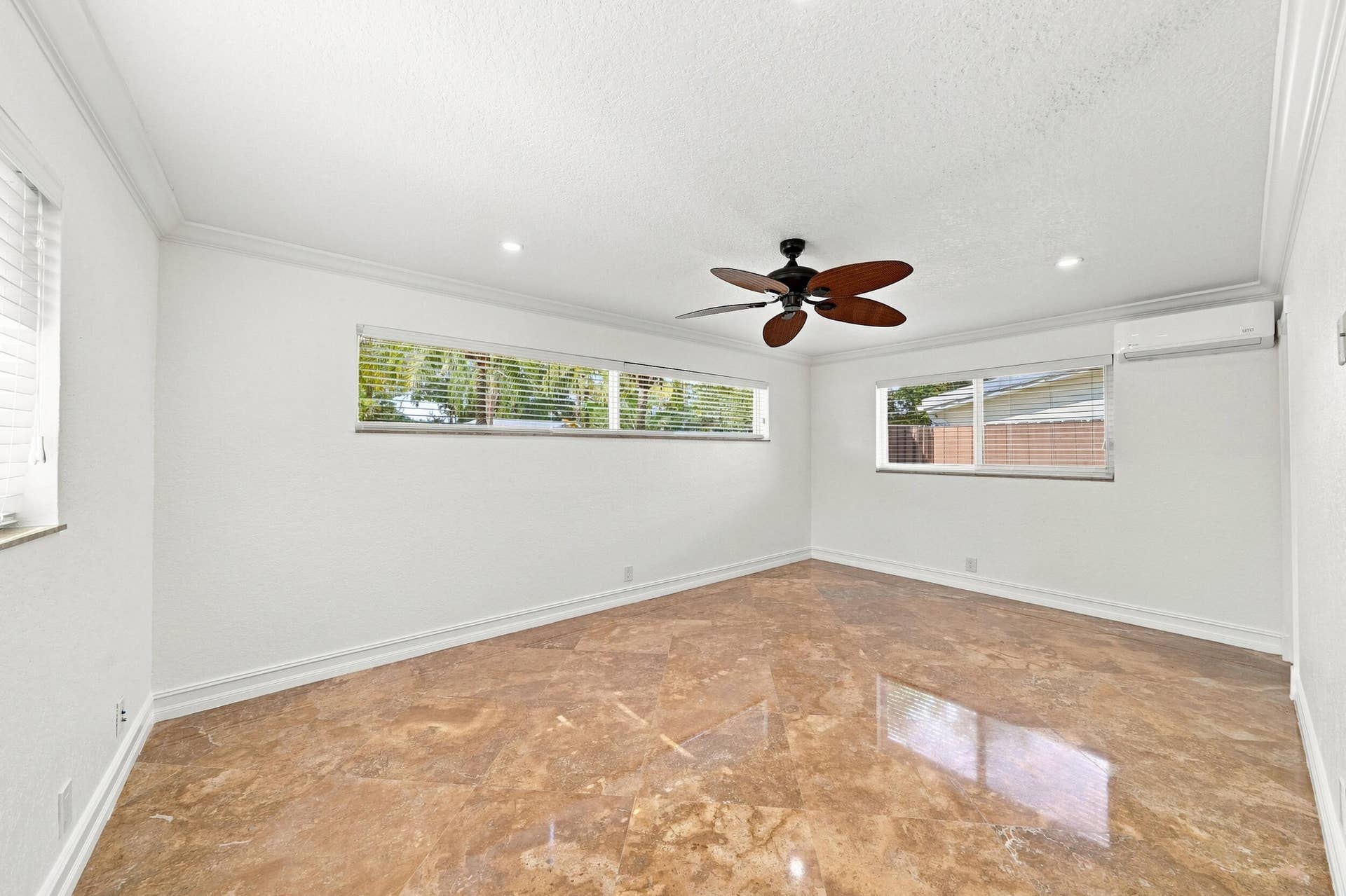 2010 NE 31ST Street, Lighthouse Point, FL 33064 Primary Room
