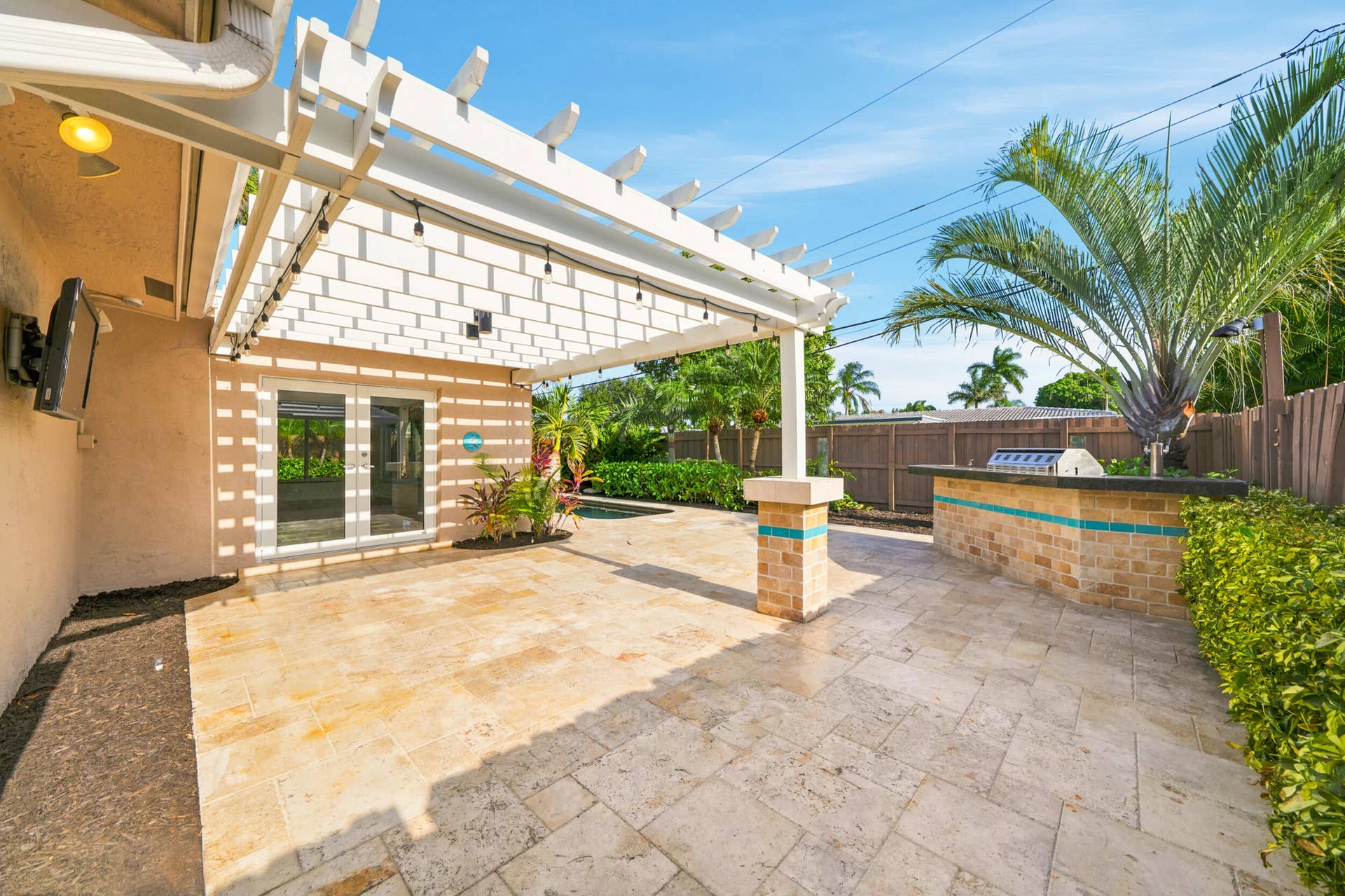 2010 NE 31ST Street, Lighthouse Point, FL 33064 Exterior