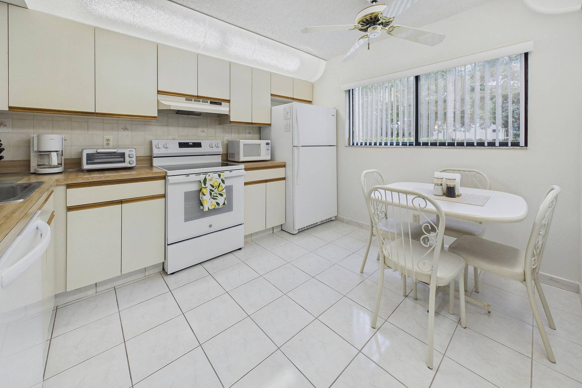 Kitchen 1