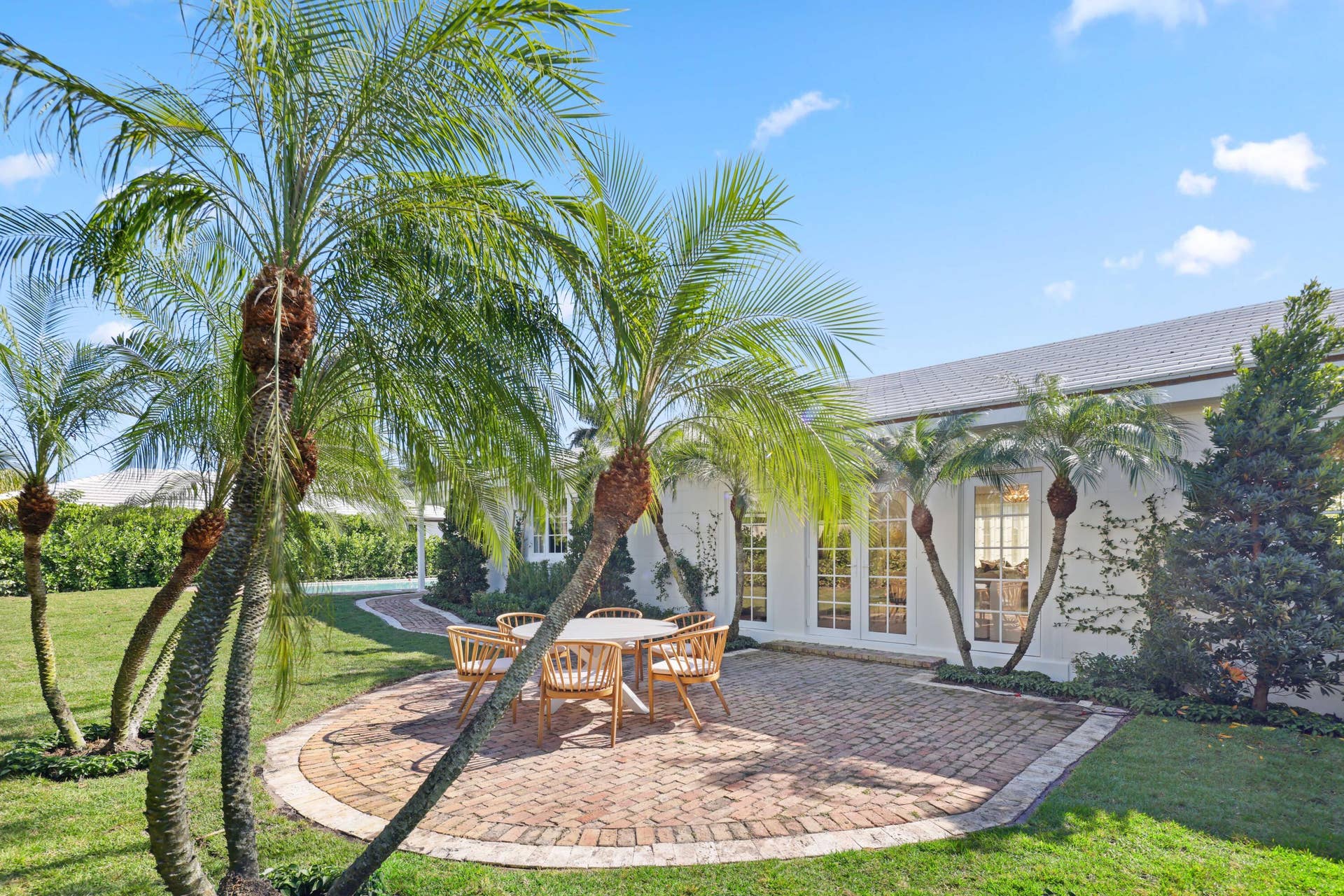 22 - Outdoor Patio - Jad Esmail