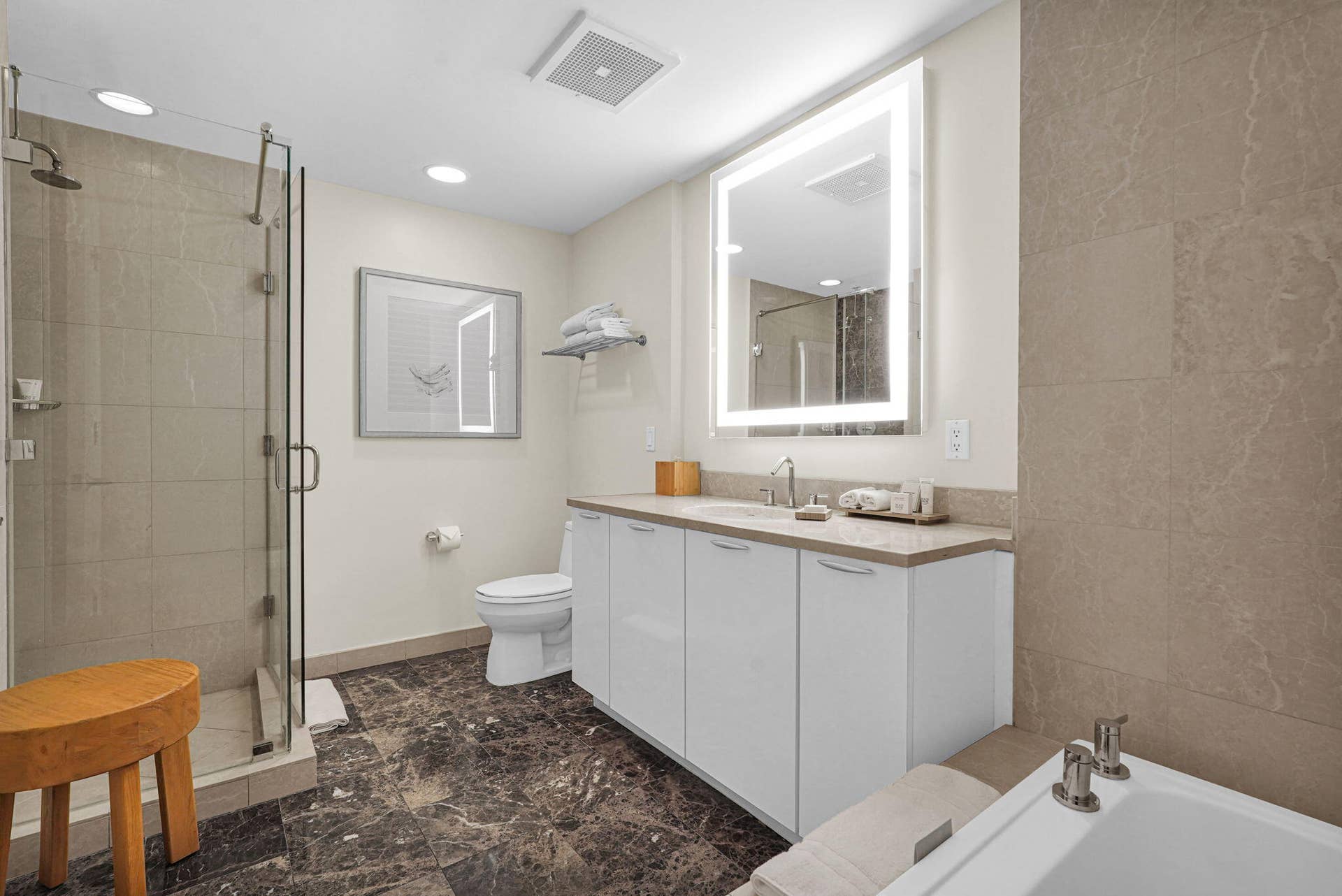 505 N FORT LAUDERDALE BEACH Boulevard, #1603, Fort Lauderdale, FL 33304 Separate Shower and Tub