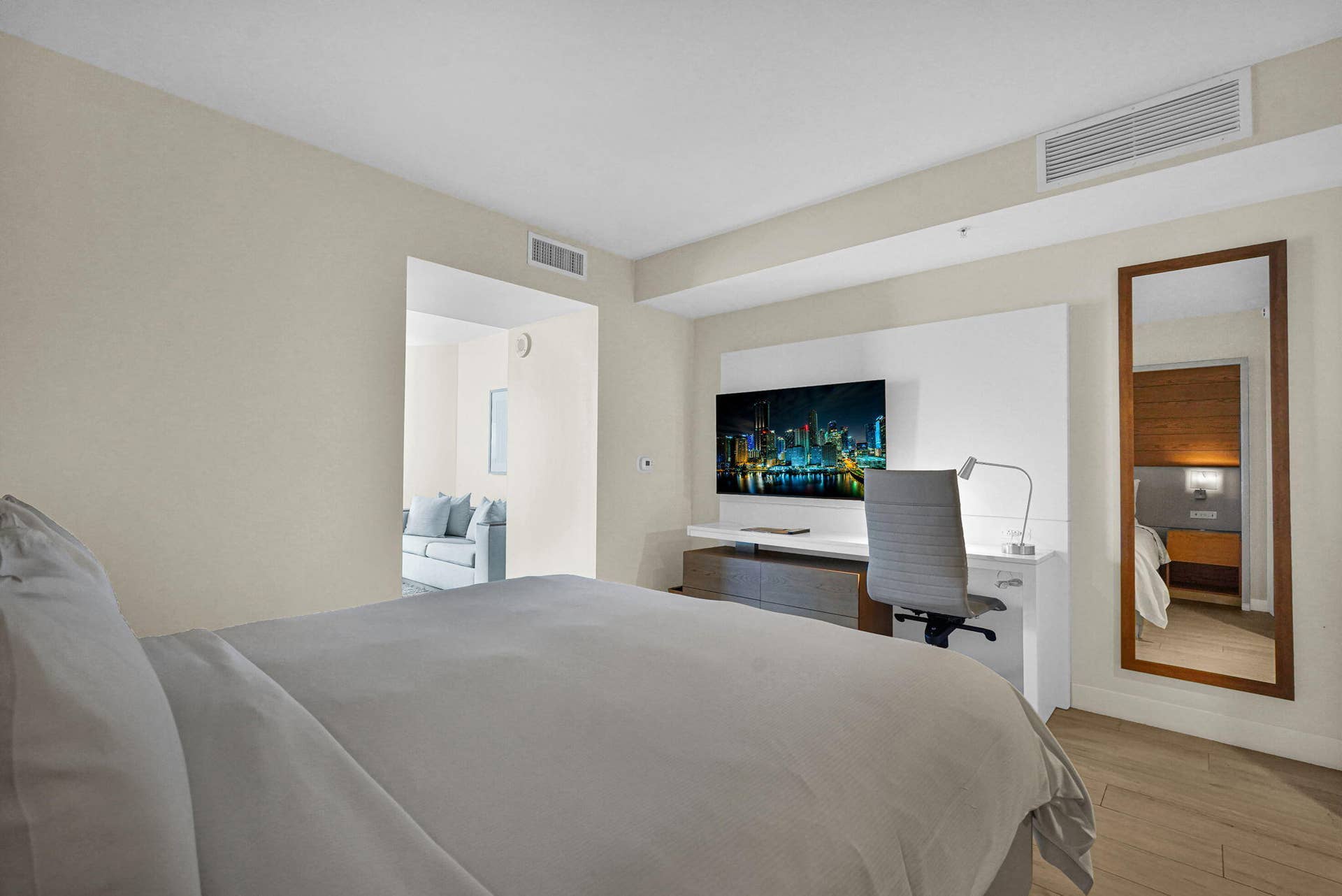 505 N FORT LAUDERDALE BEACH Boulevard, #1603, Fort Lauderdale, FL 33304 16-web-or-mls-DSC01976
