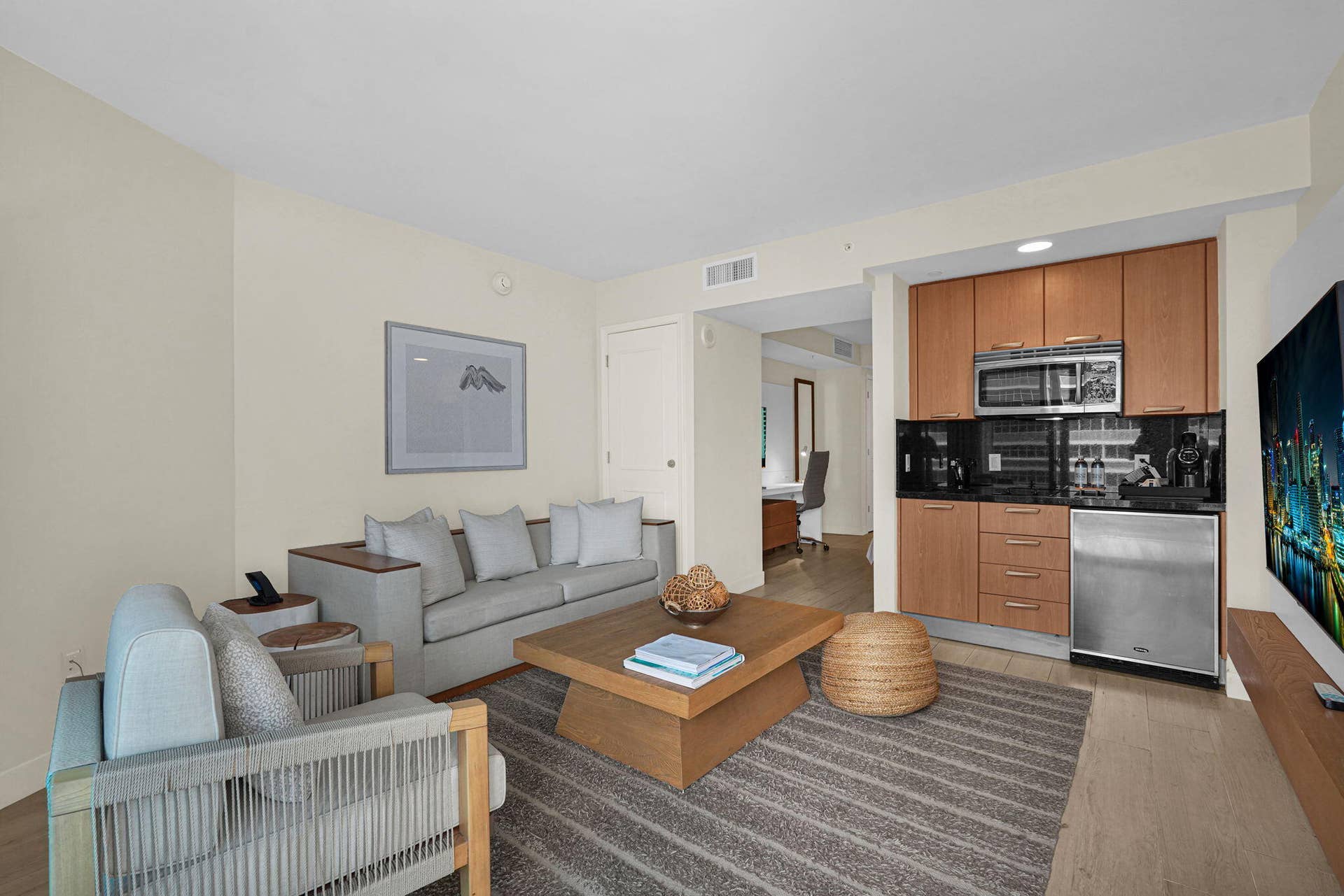 505 N FORT LAUDERDALE BEACH Boulevard, #1603, Fort Lauderdale, FL 33304 Living / Dining