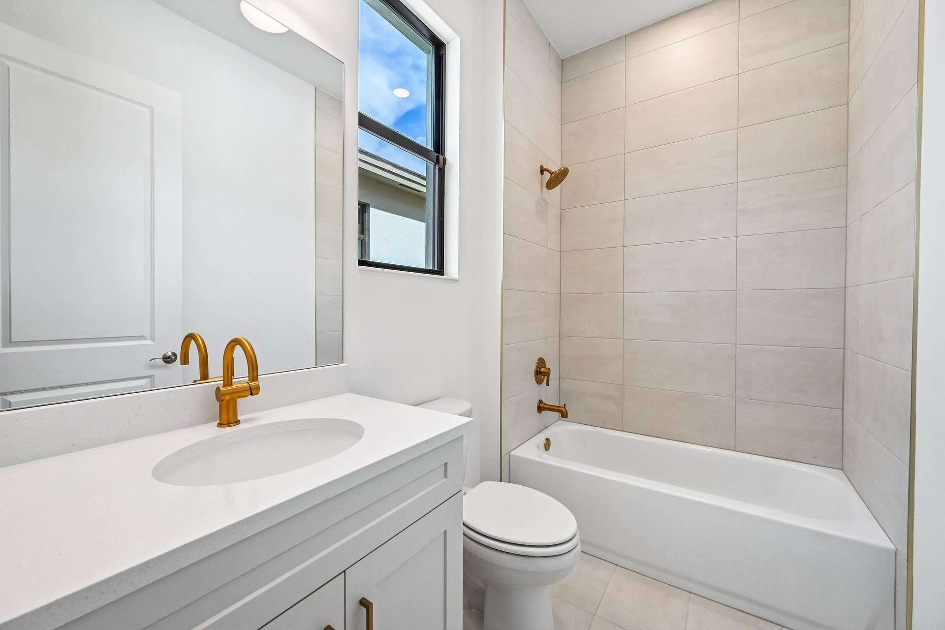 2157 SE Mosaic Boulevard, Port St Lucie, FL 34984 Bath