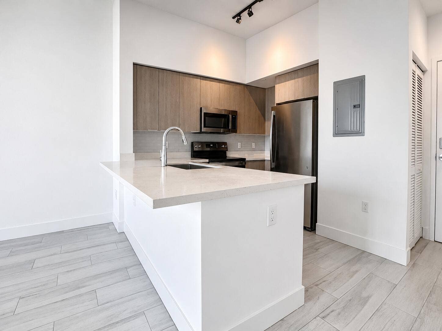 601 E Dania Beach Boulevard, #1008, Dania, Dania Beach, FL 33004 A9E0F79B-CCAB-4AE4-ADFE-CF9F8107CCC7