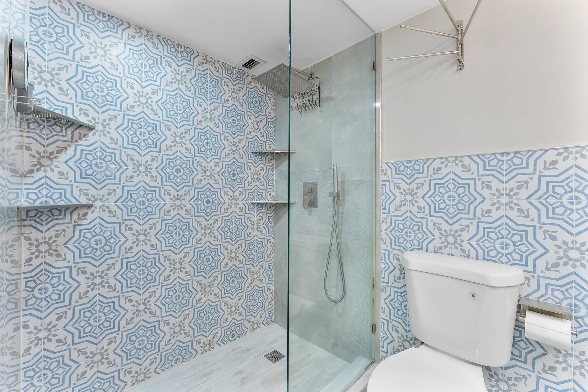 3001 S Course Drive, #502, Pompano Beach, Pompano Beach, FL 33069 Bathroom