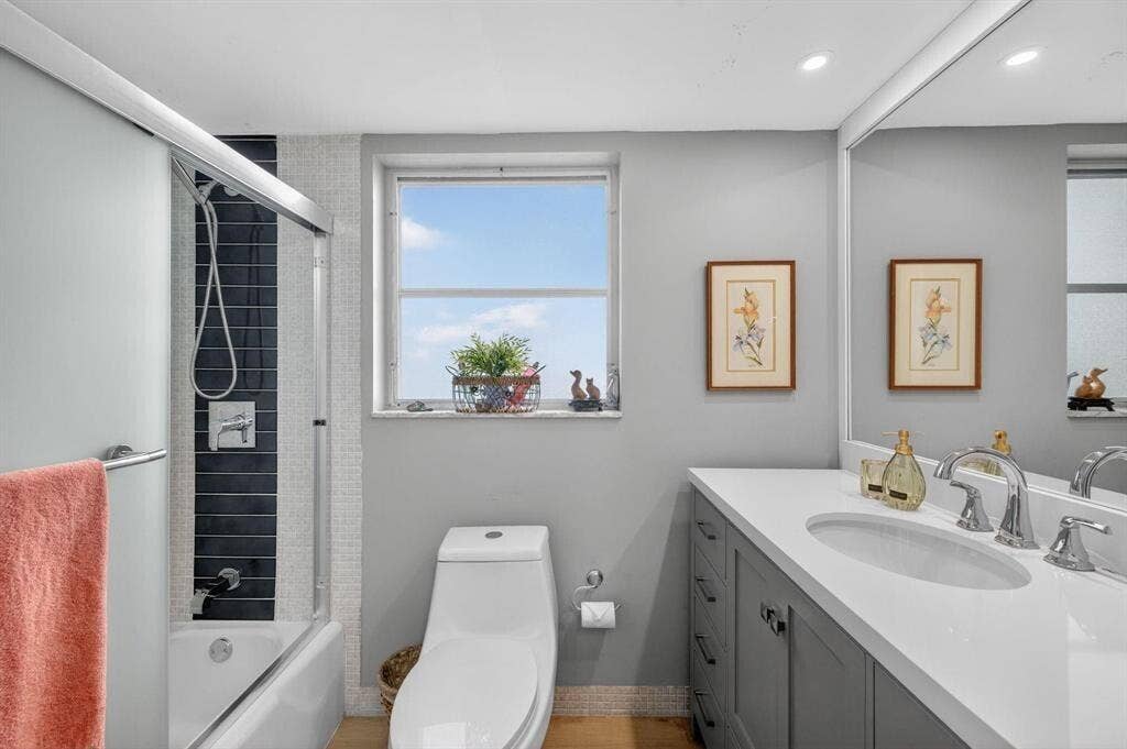 3200 N Course Lane, #116, Pompano Beach, FL 33069 Primary Bath