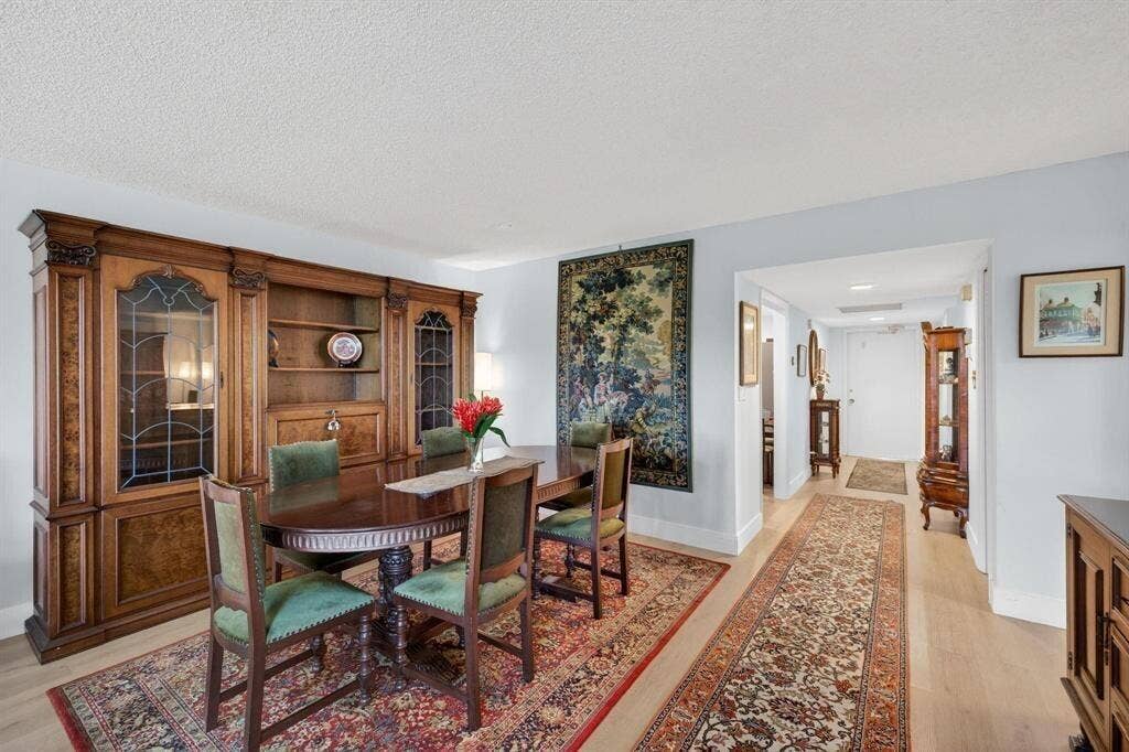 3200 N Course Lane, #116, Pompano Beach, FL 33069 Dining/Living room