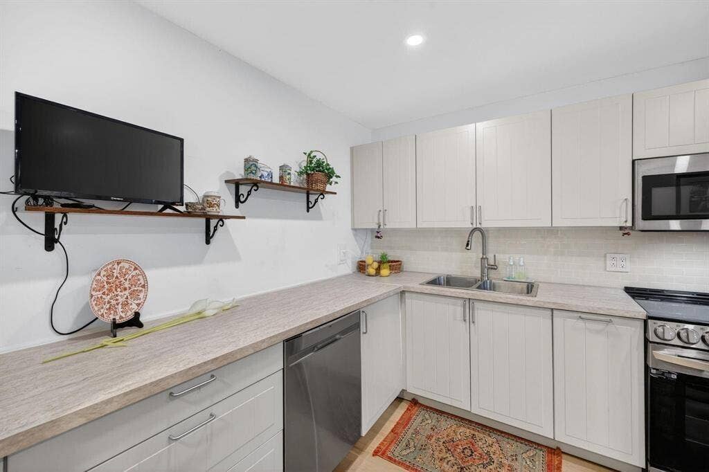 3200 N Course Lane, #116, Pompano Beach, FL 33069 Kitchen