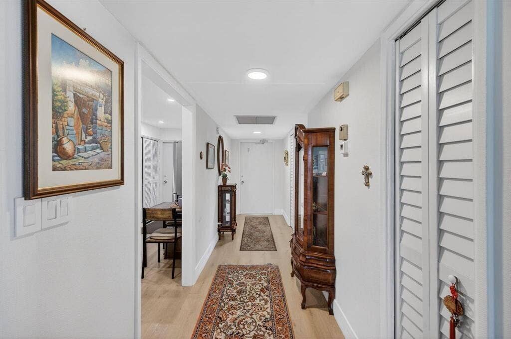 3200 N Course Lane, #116, Pompano Beach, FL 33069 Hall