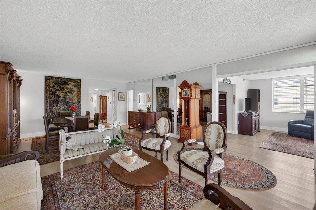 3200 N Course Lane, #116, Pompano Beach, FL 33069 Living room