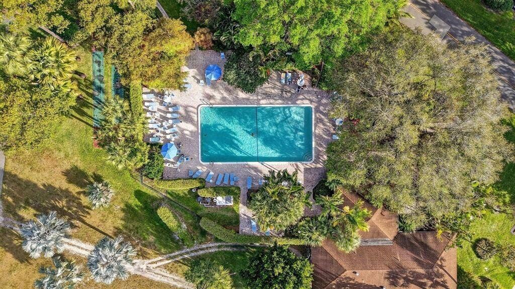 3200 N Course Lane, #116, Pompano Beach, FL 33069 Pool