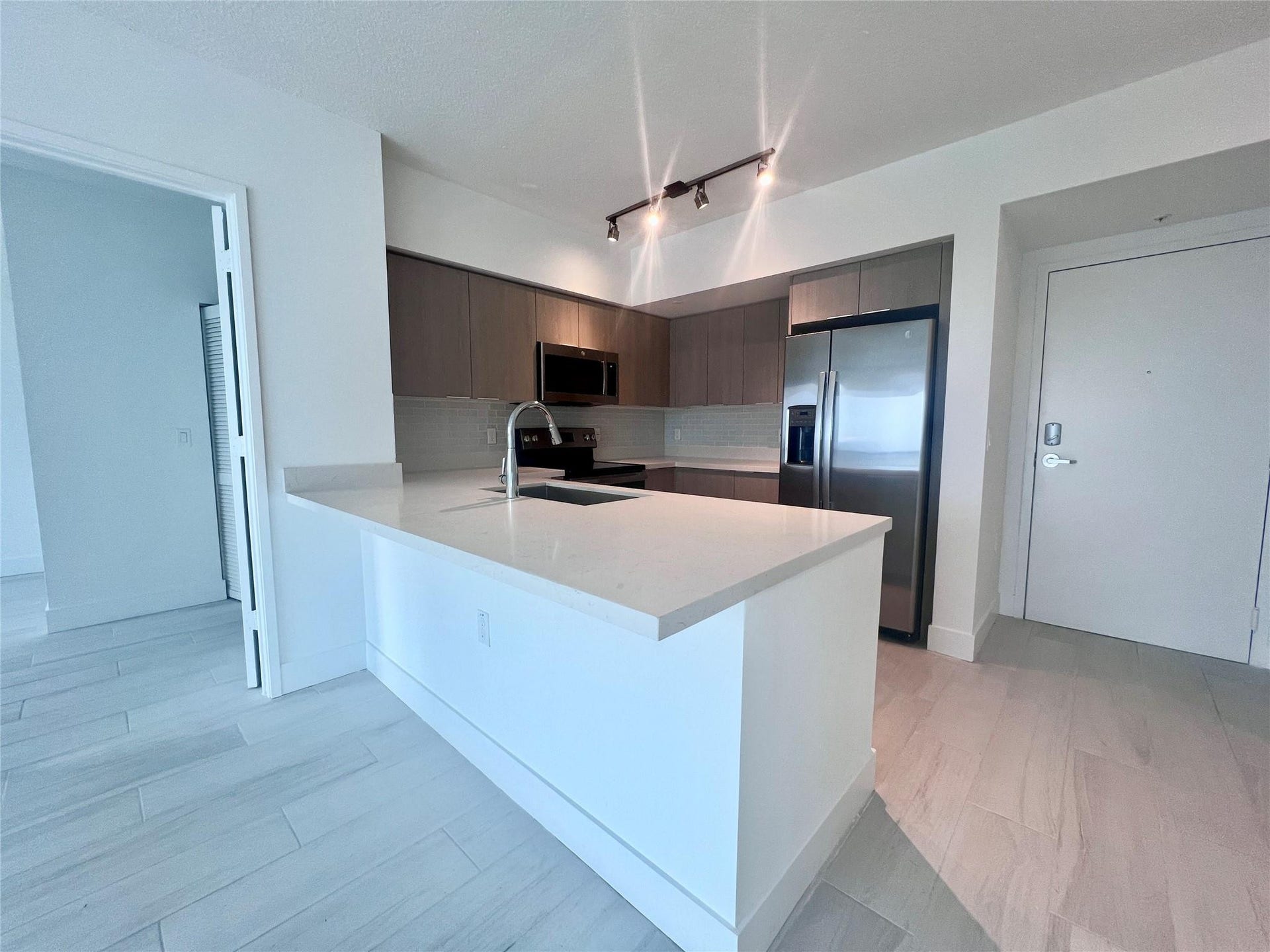 601 E Dania Beach Boulevard, #615, Dania, Dania Beach, FL 33004 Photo 1