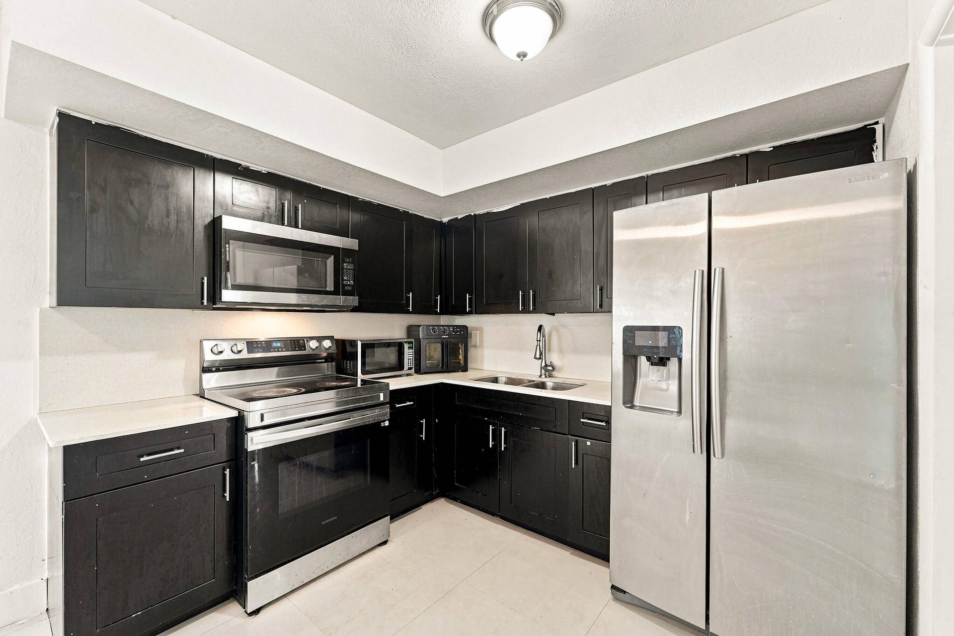 1010 Pinetree Drive, Lantana, FL 33462 04_kitchen