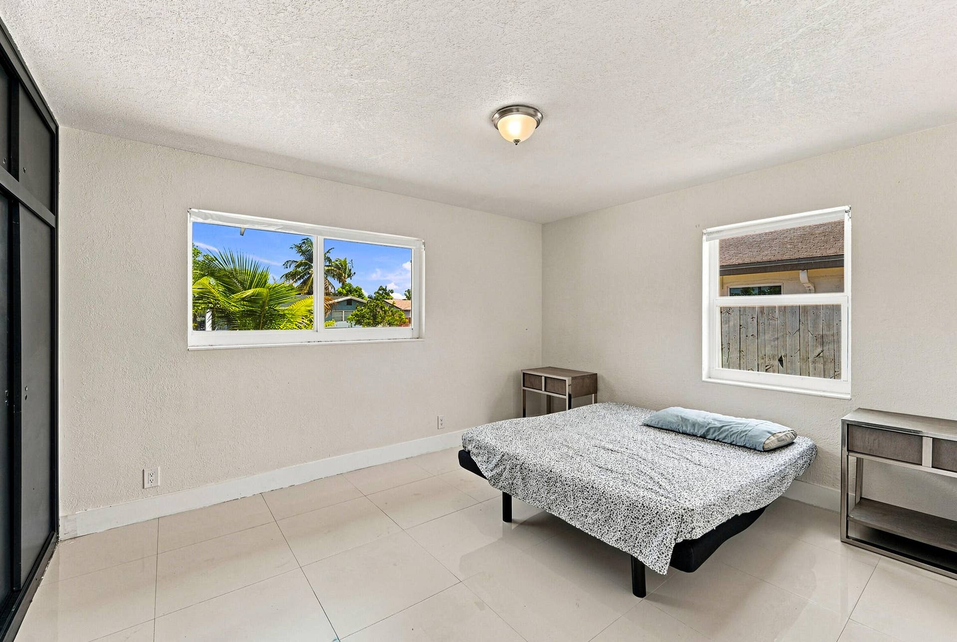 1010 Pinetree Drive, Lantana, FL 33462 05_primary bedroom