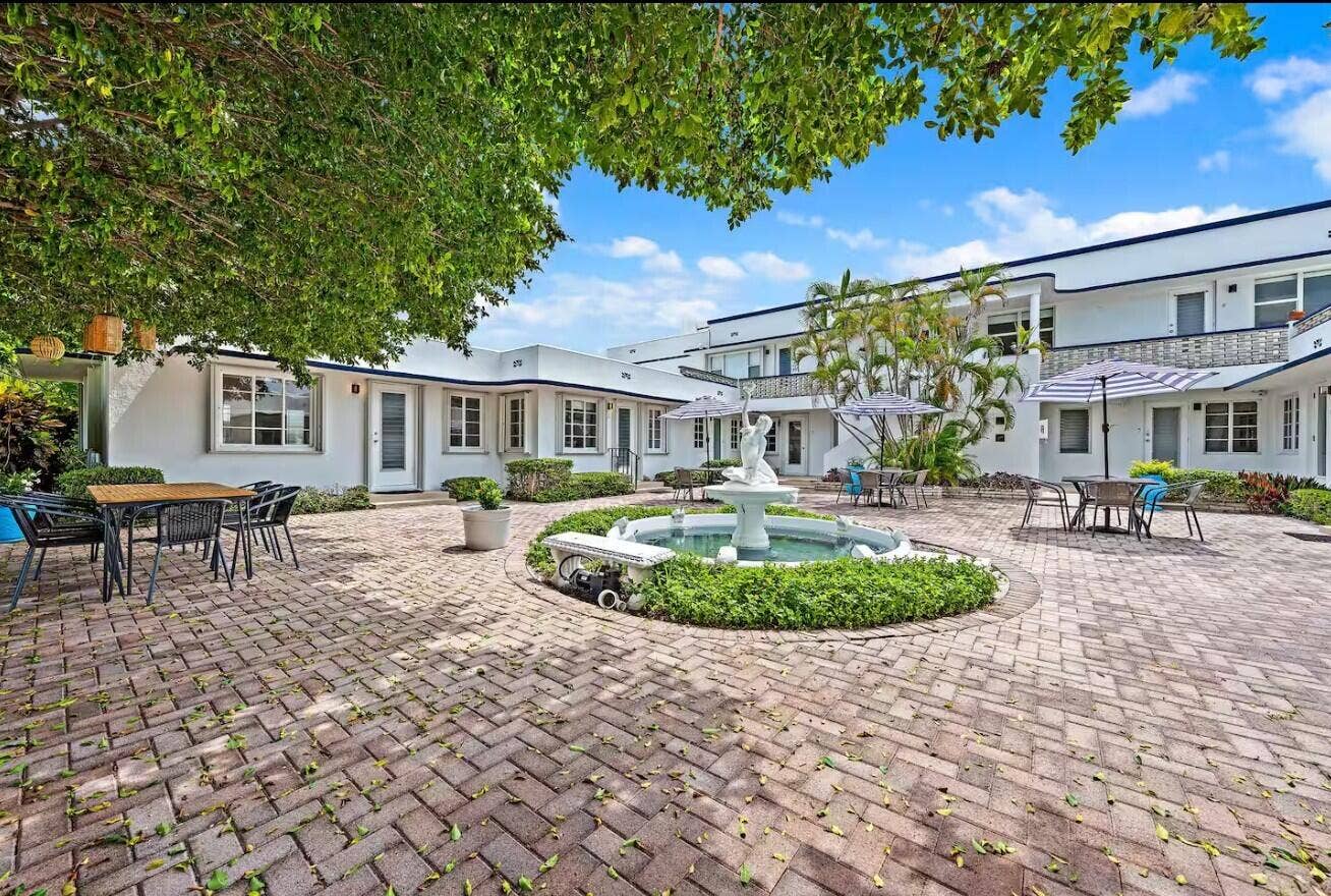 320 Inlet Way, #1, Palm Beach Shores, Palm Beach Shores, FL 33404 Courtyard Side