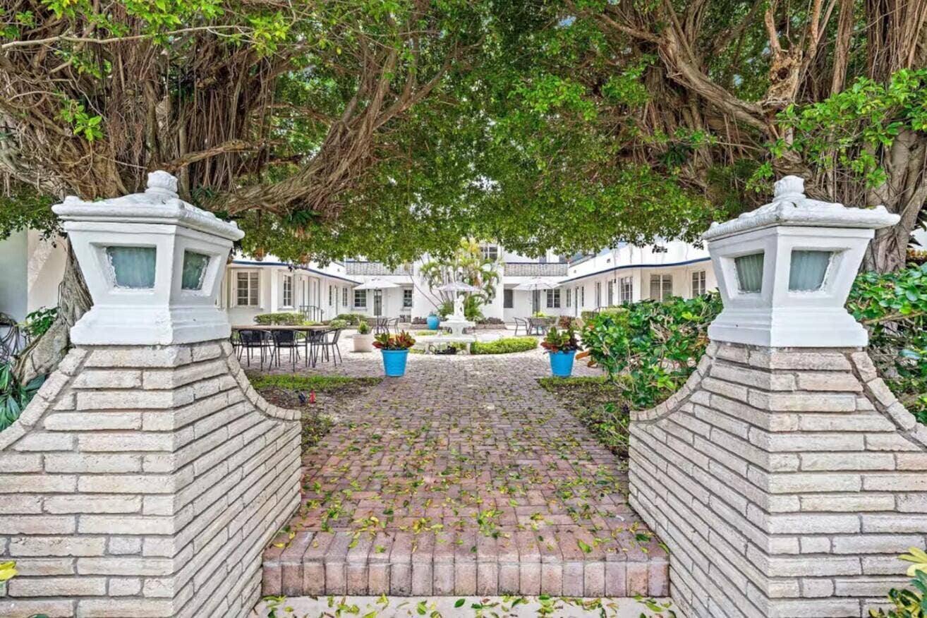 320 Inlet Way, #1, Palm Beach Shores, Palm Beach Shores, FL 33404 Courtyard Side