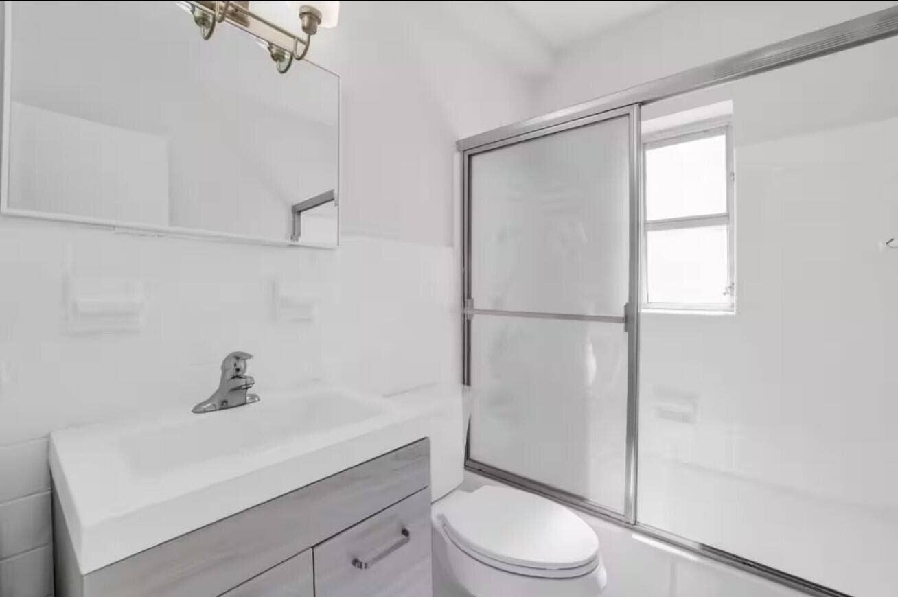 320 Inlet Way, #1, Palm Beach Shores, Palm Beach Shores, FL 33404 Bathroom