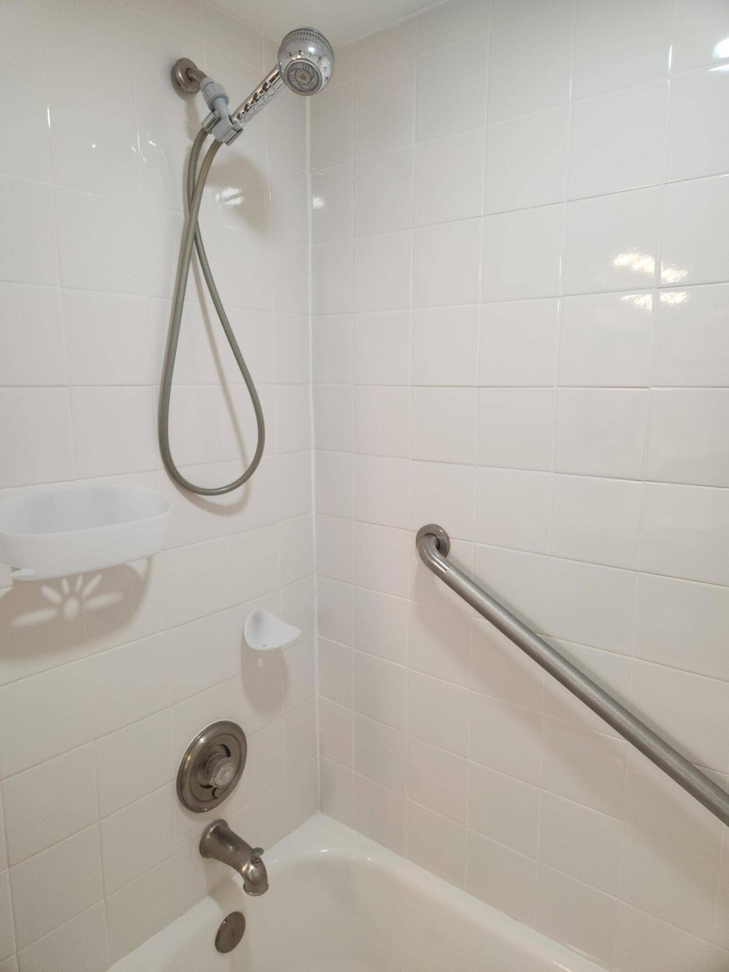 825 Egret Circle, #311, Delray Beach, FL 33444 Shower/Tub