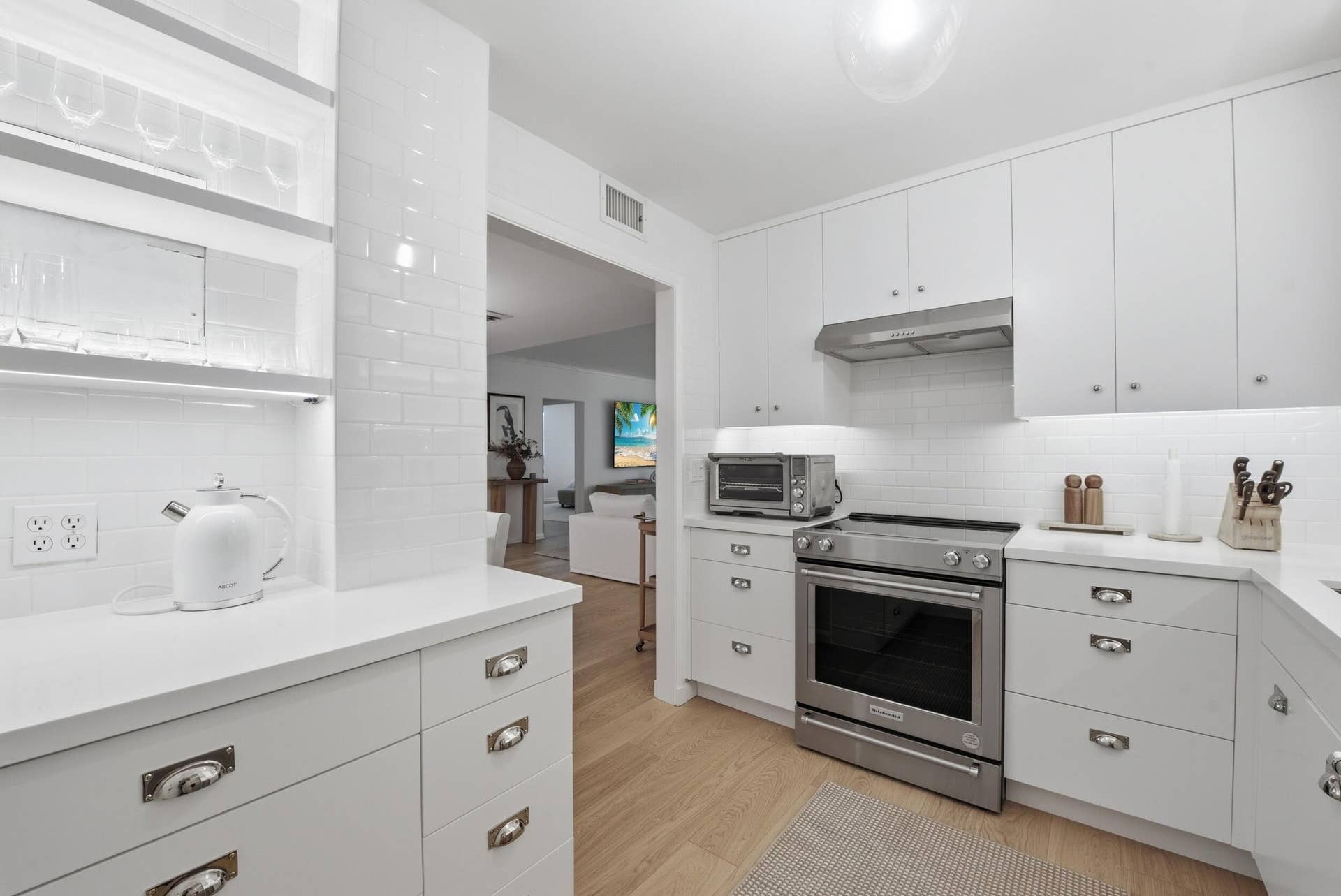 226 Brazilian Avenue, #2b, Palm Beach, FL 33480 KITCHEN