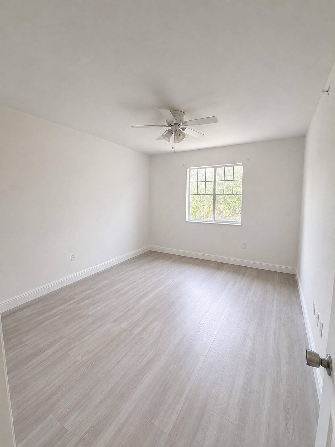 6386 EMERALD DUNES Drive, #308, West Palm Beach, West Palm Beach, FL 33411 5 6386