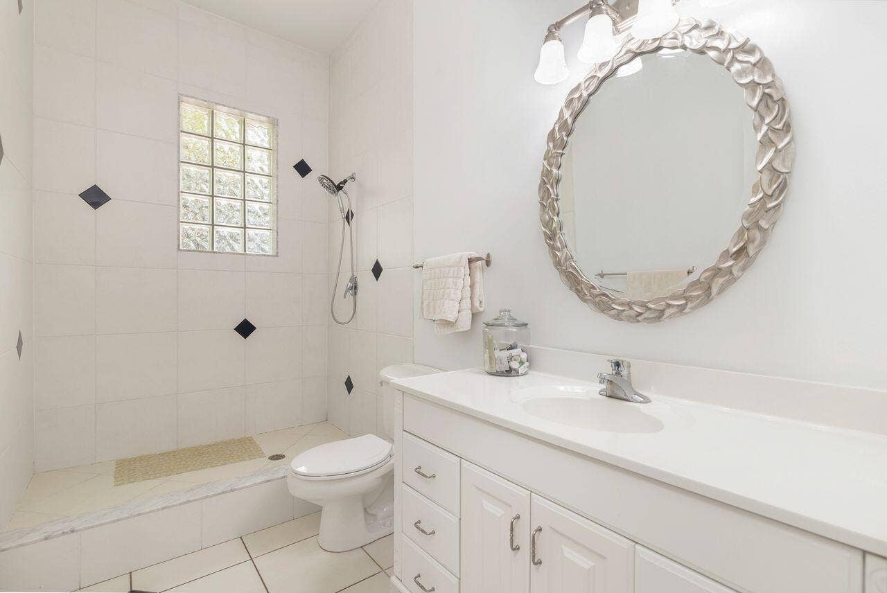 Guest House Bathroom