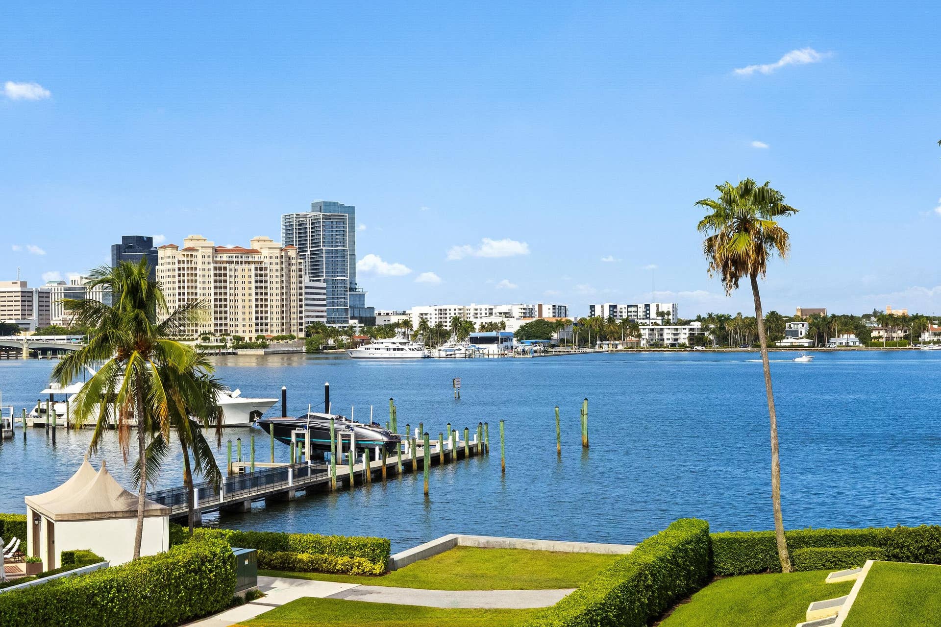 200 Bradley Place, #301, Palm Beach, FL 33480 Exterior View
