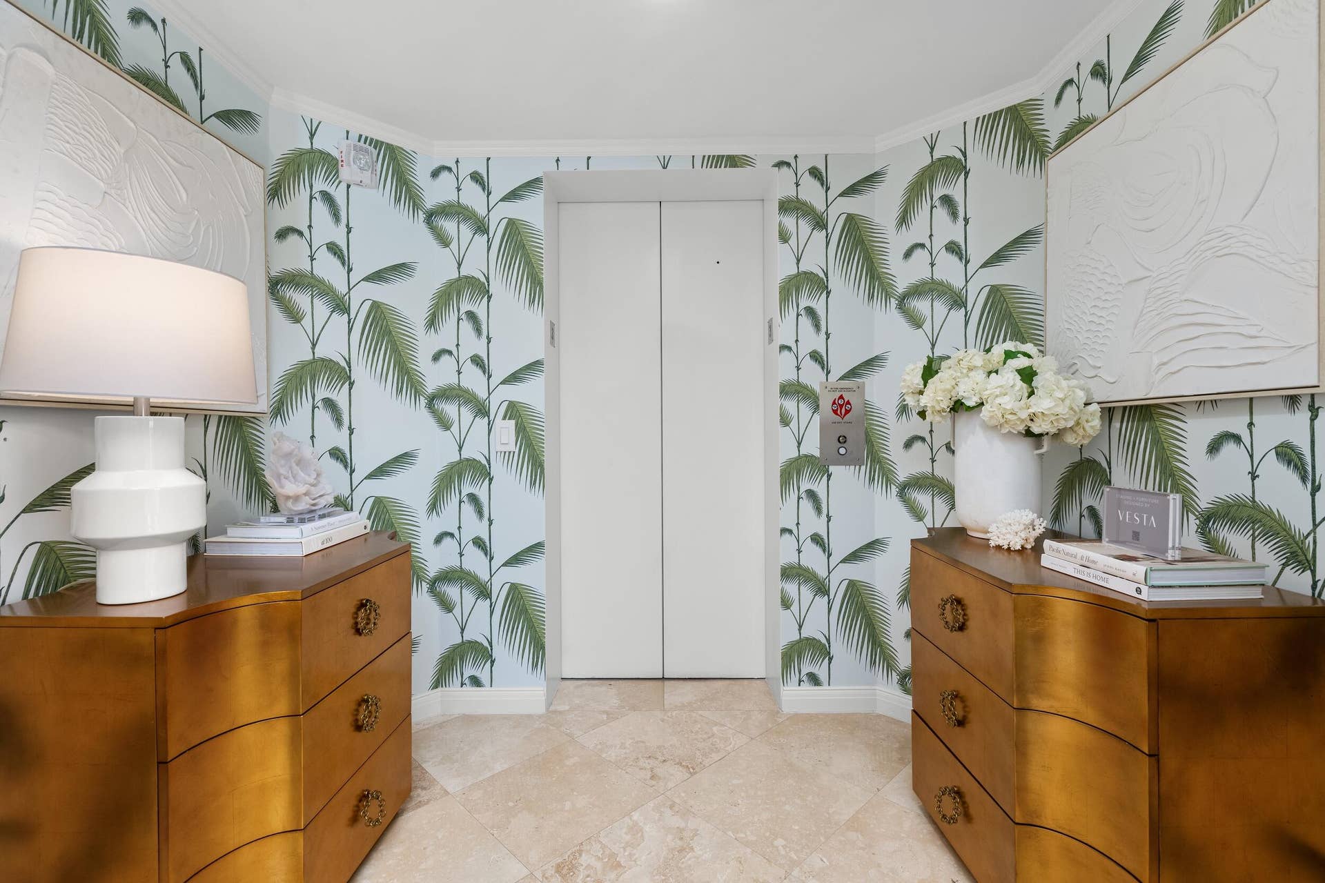 200 Bradley Place, #301, Palm Beach, FL 33480 Foyer