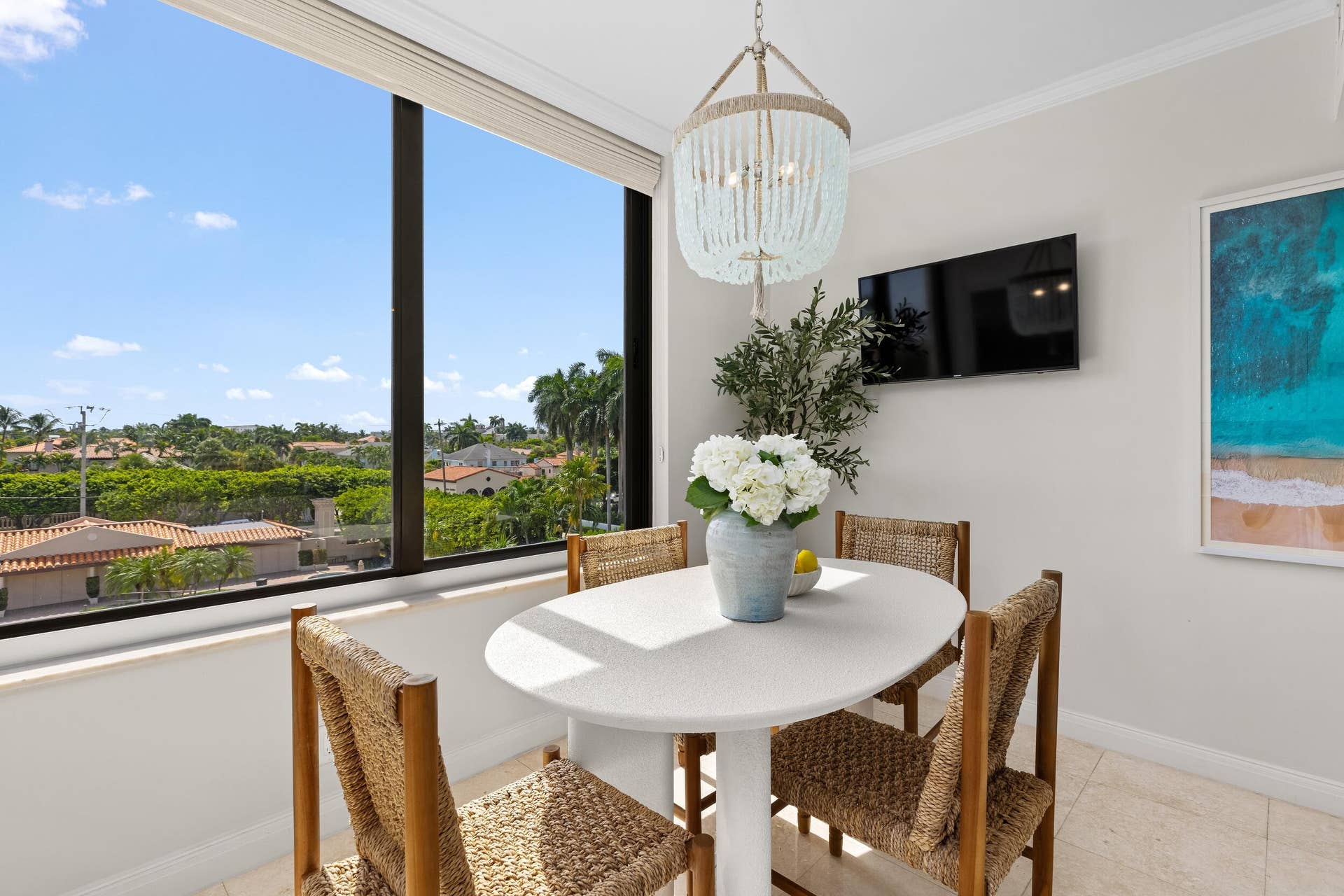 200 Bradley Place, #301, Palm Beach, FL 33480 Breakfast Area