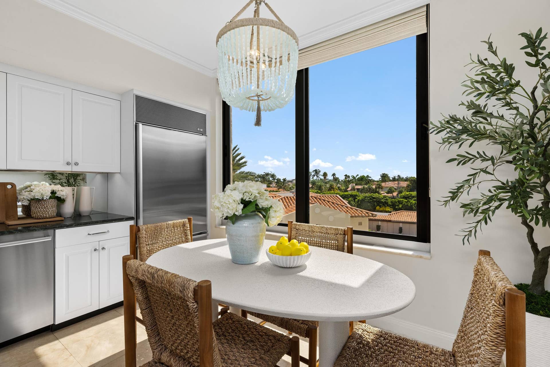 200 Bradley Place, #301, Palm Beach, FL 33480 Breakfast Area