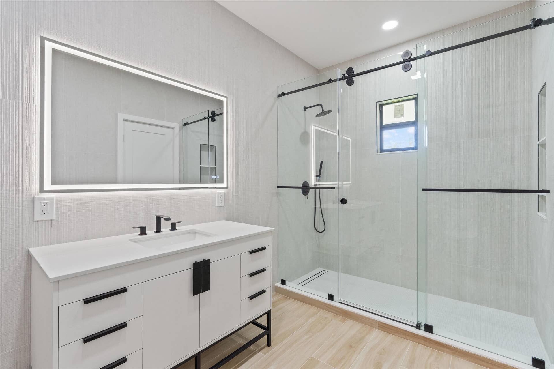 Ensuite Bathroom Bedroom 3