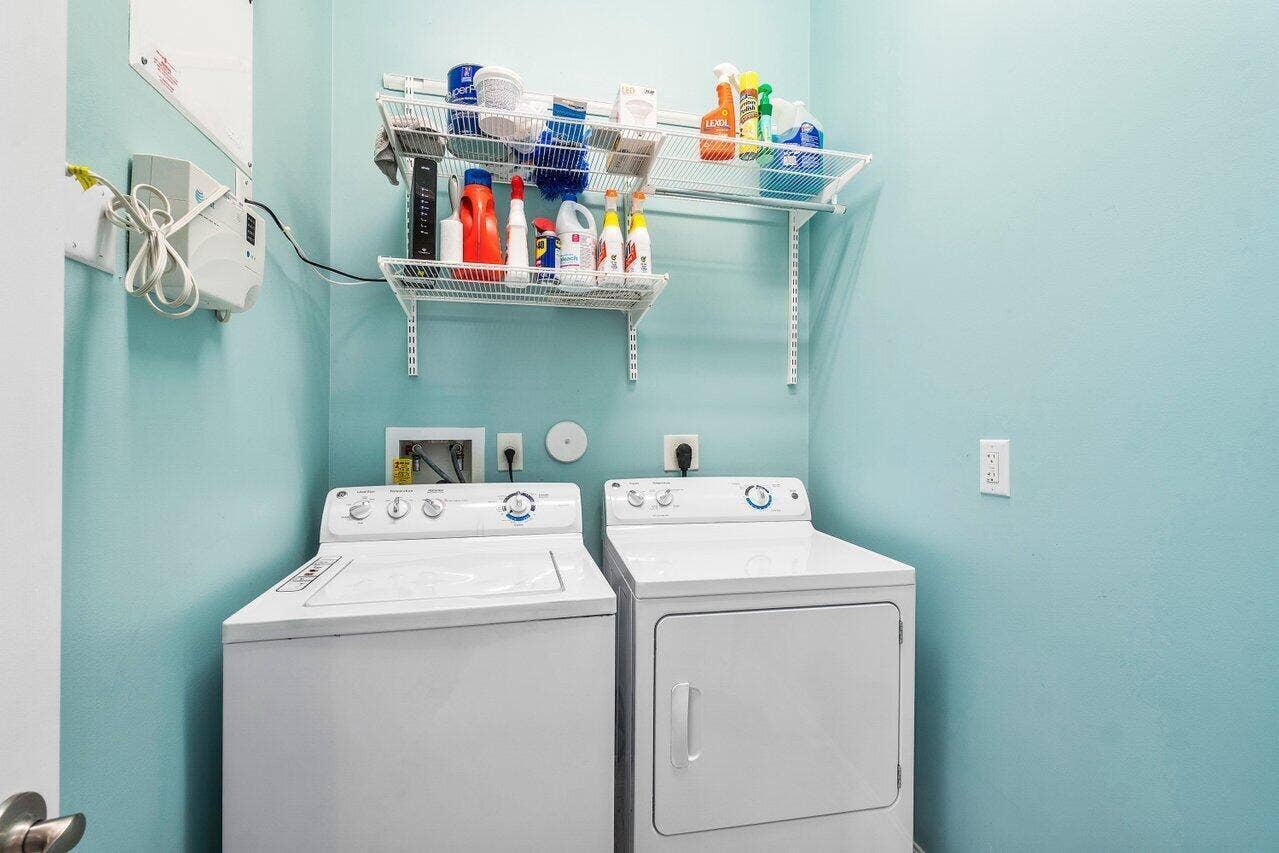 7883 Clay Mica Court, Delray Beach, FL 33446 Laundry Room