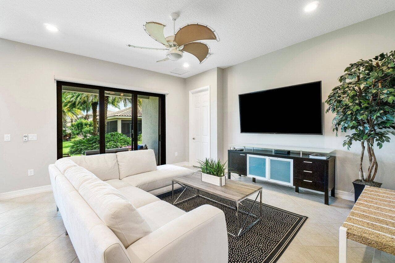 7883 Clay Mica Court, Delray Beach, FL 33446 Open Concept Living