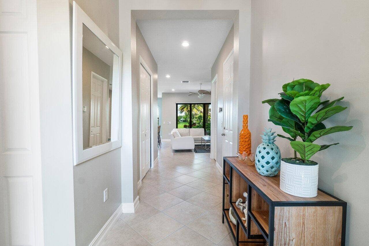 7883 Clay Mica Court, Delray Beach, FL 33446 Foyer