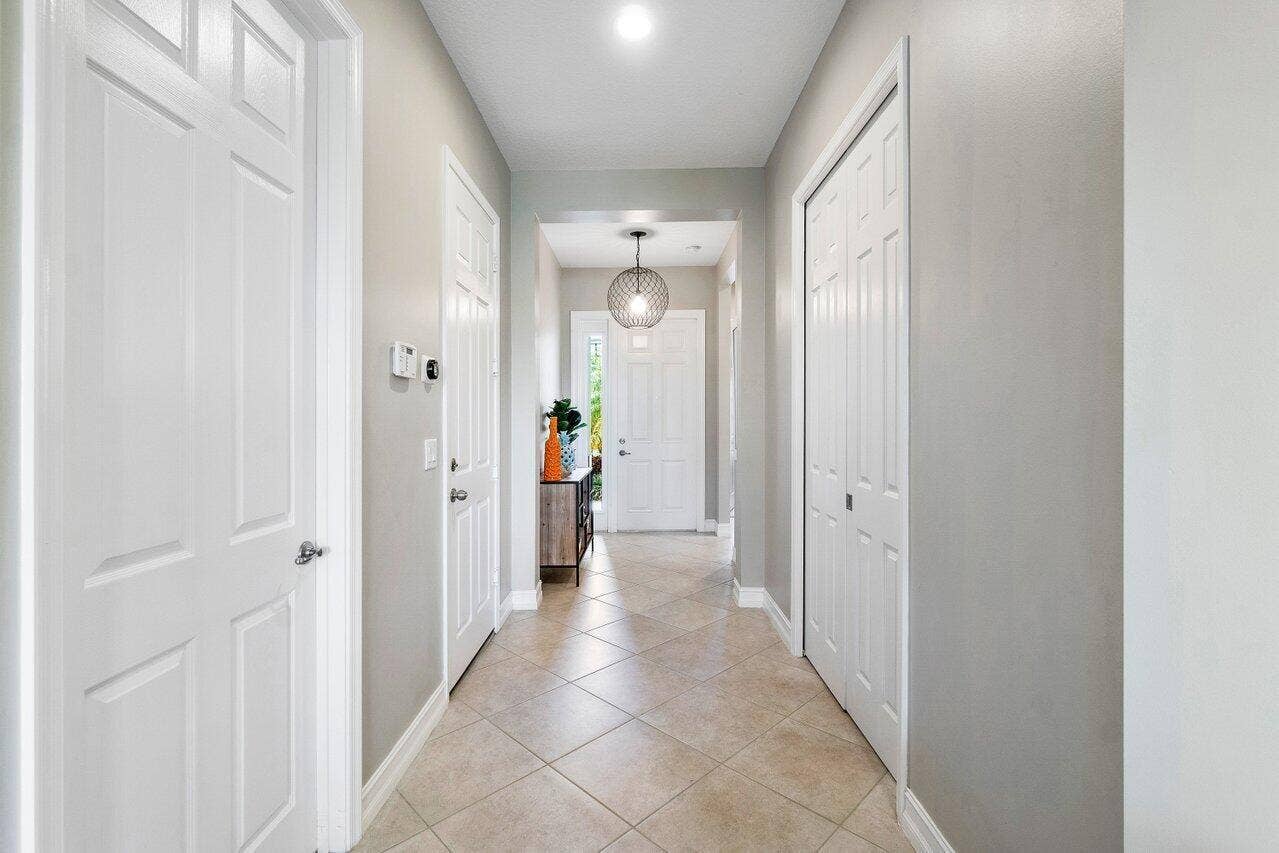 7883 Clay Mica Court, Delray Beach, FL 33446 Foyer